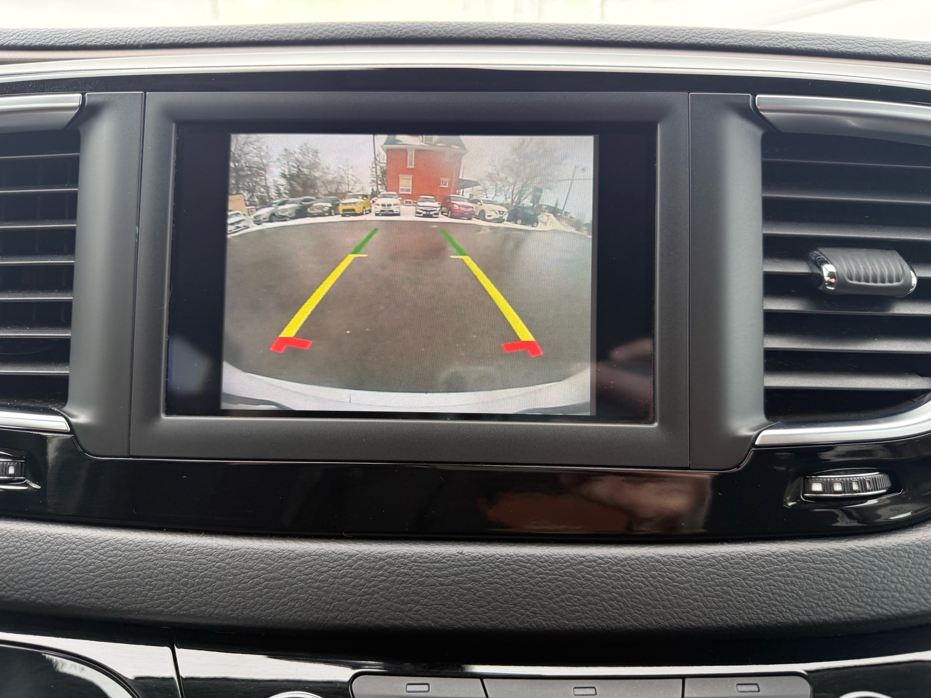 /carage/2018-Chrysler-Pacifica-6568501622545142.jpg