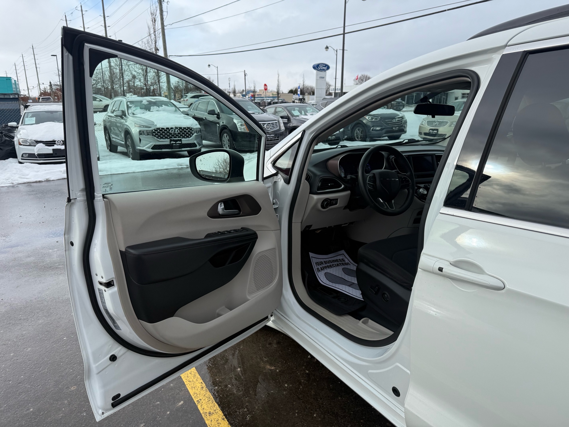 /carage/2018-Chrysler-Pacifica-8220881567387046.jpg