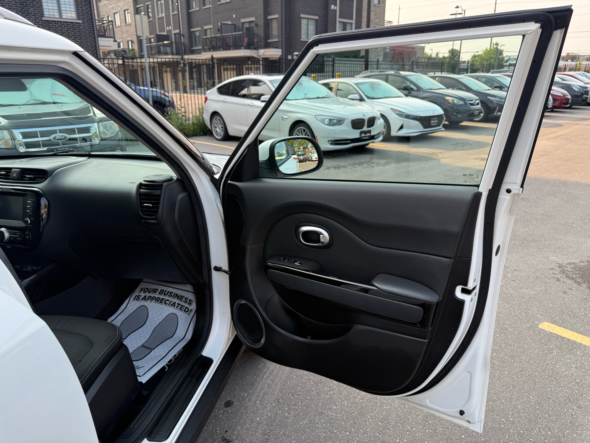 /carage/2018-Kia-Soul-9051377764107515.jpg