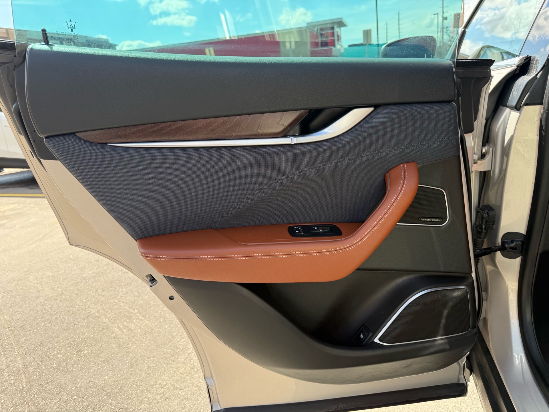 /carage/2018-Maserati-Levante-5207508836236219.jpg