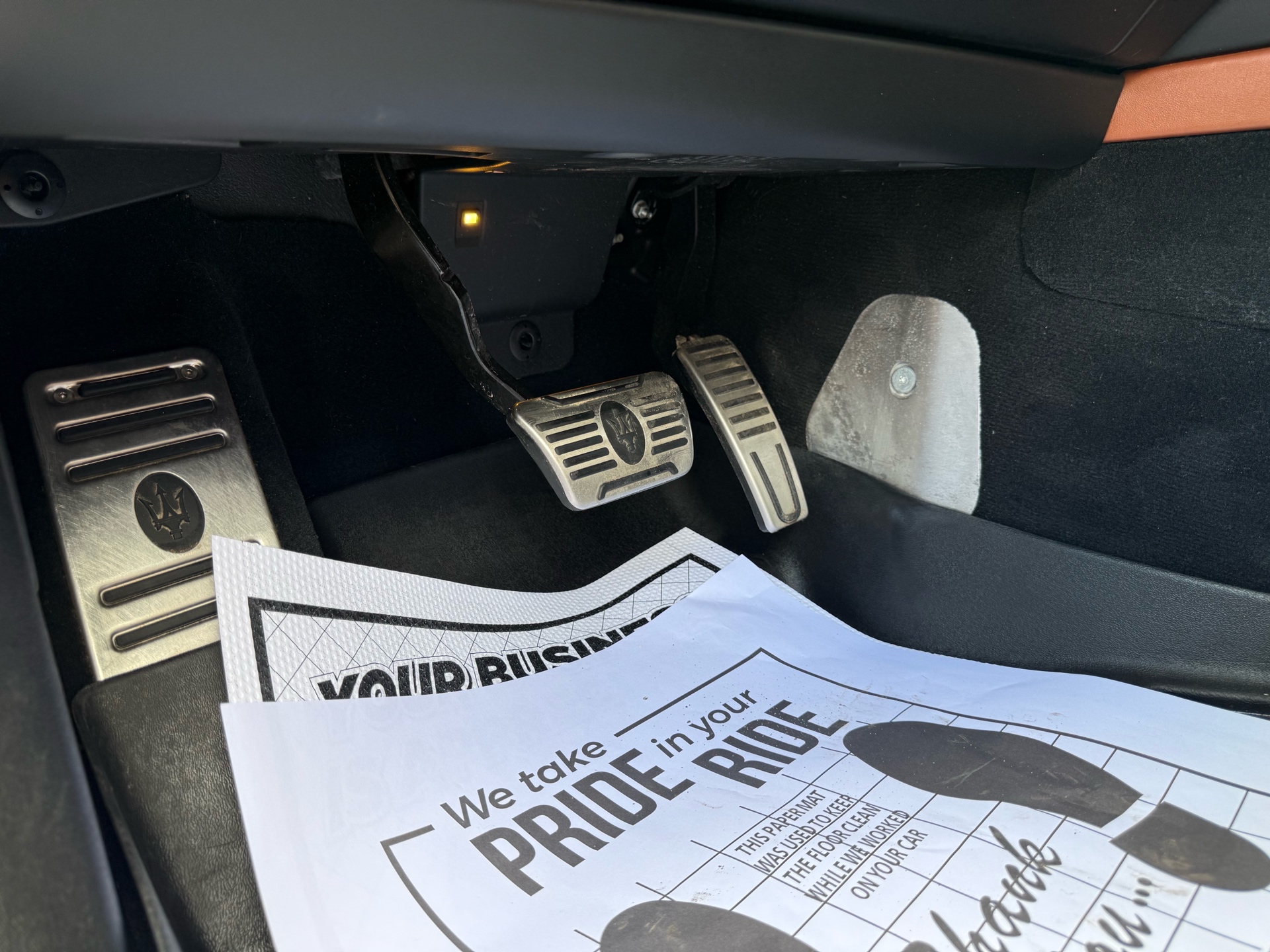 /carage/2018-Maserati-Levante-6160819476044115.jpg