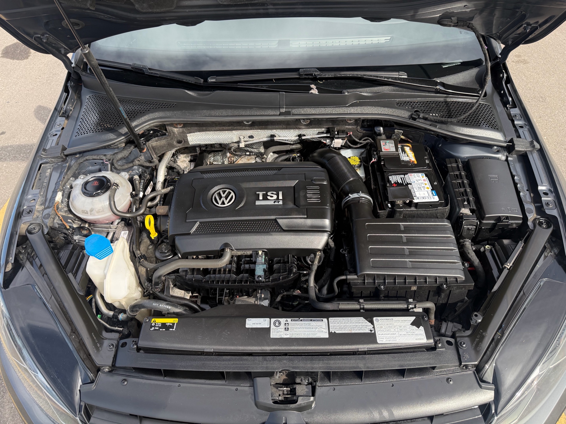 /carage/2018-Volkswagen-GolfR-5523035932412412.jpg