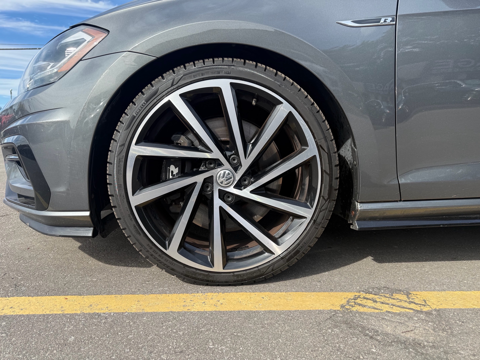 /carage/2018-Volkswagen-GolfR-6132062598326464.jpg
