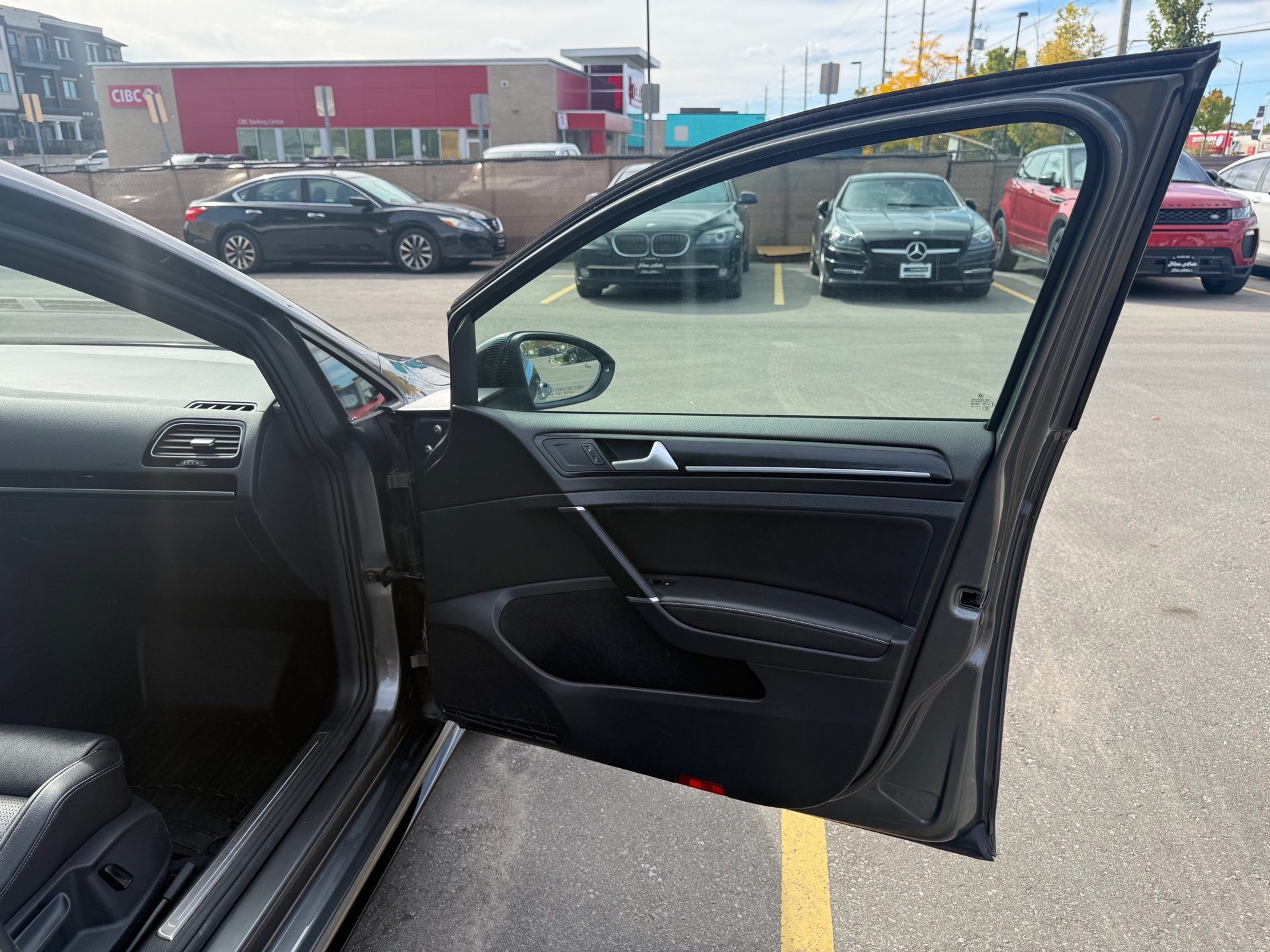 /carage/2018-Volkswagen-GolfR-640898611809124.jpg