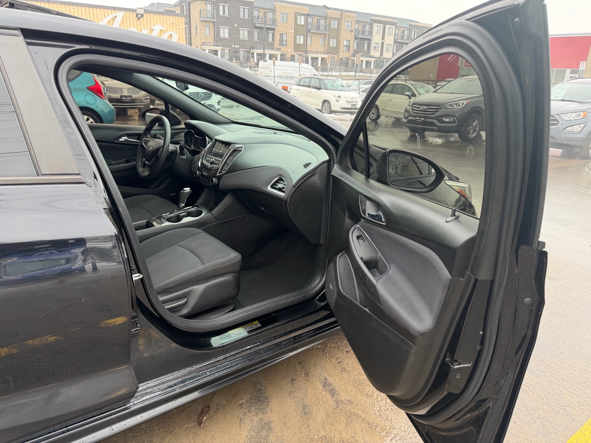/carage/2019-Chevrolet-Cruze-7733312020618195.jpg