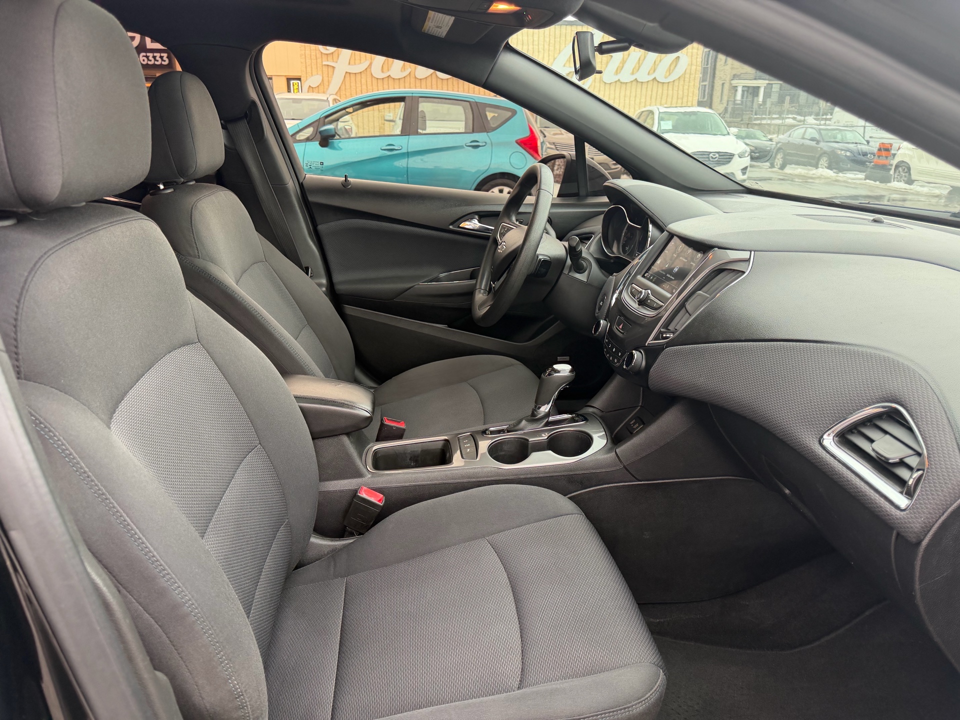 /carage/2019-Chevrolet-Cruze-9303231847736531.jpg