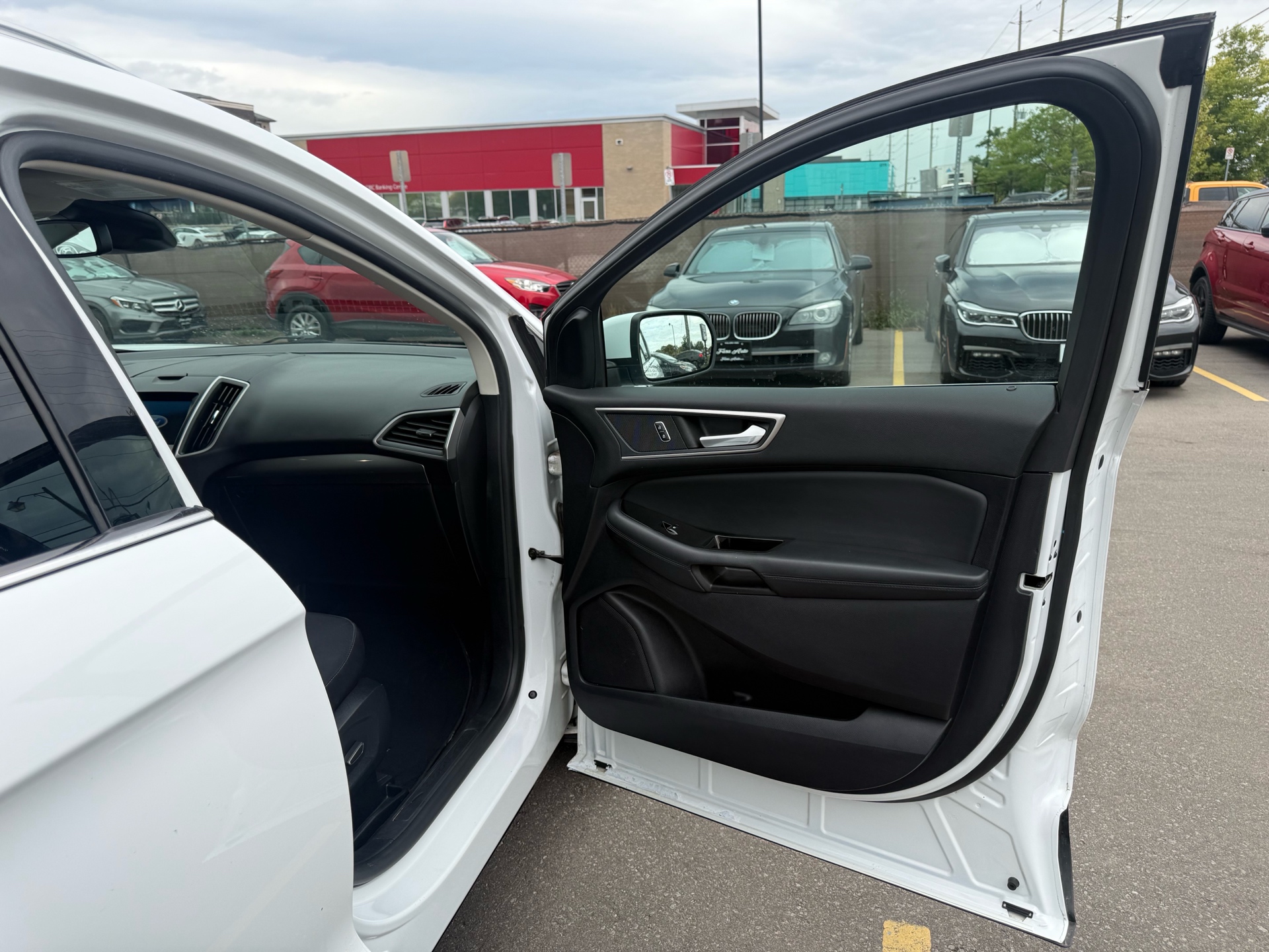 /carage/2019-Ford-Edge-04360404101269455.jpg