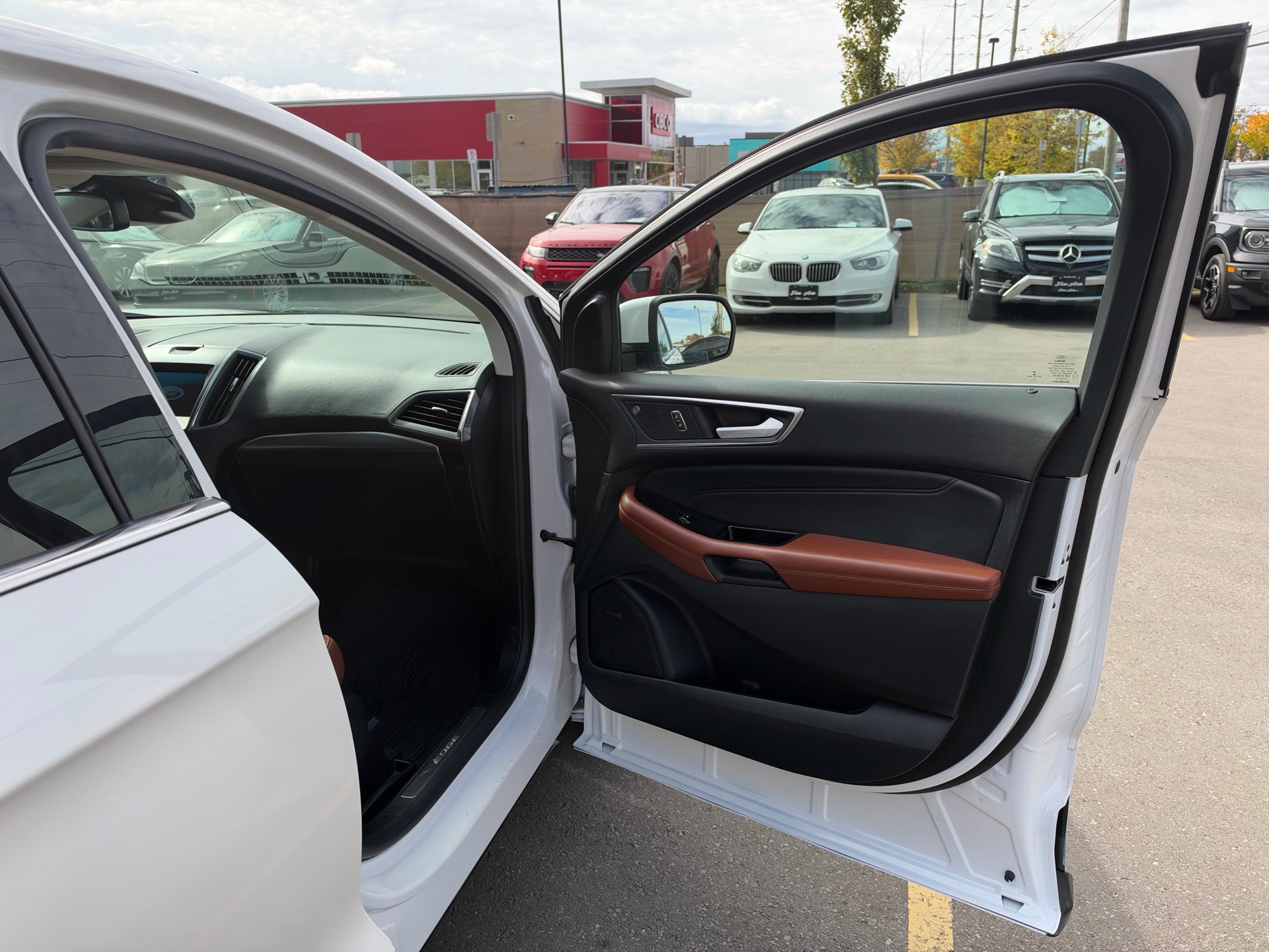 /carage/2019-Ford-Edge-14226728288216406.jpg