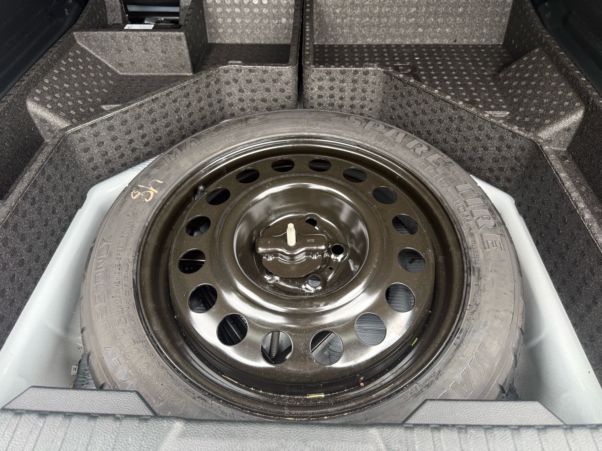 /carage/2019-Ford-Edge-52077837852826.jpg