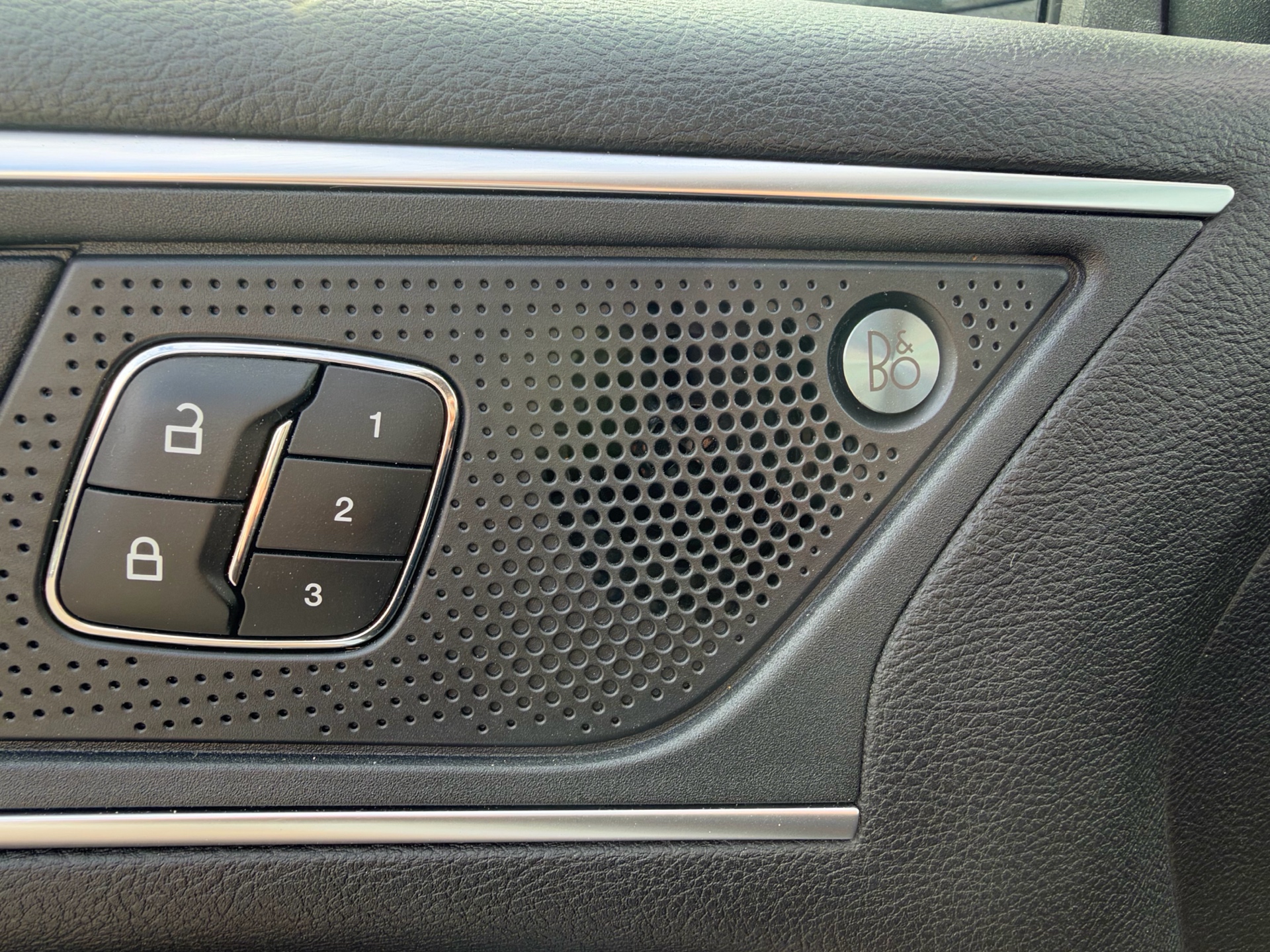 /carage/2019-Ford-Edge-9876702015850882.jpg