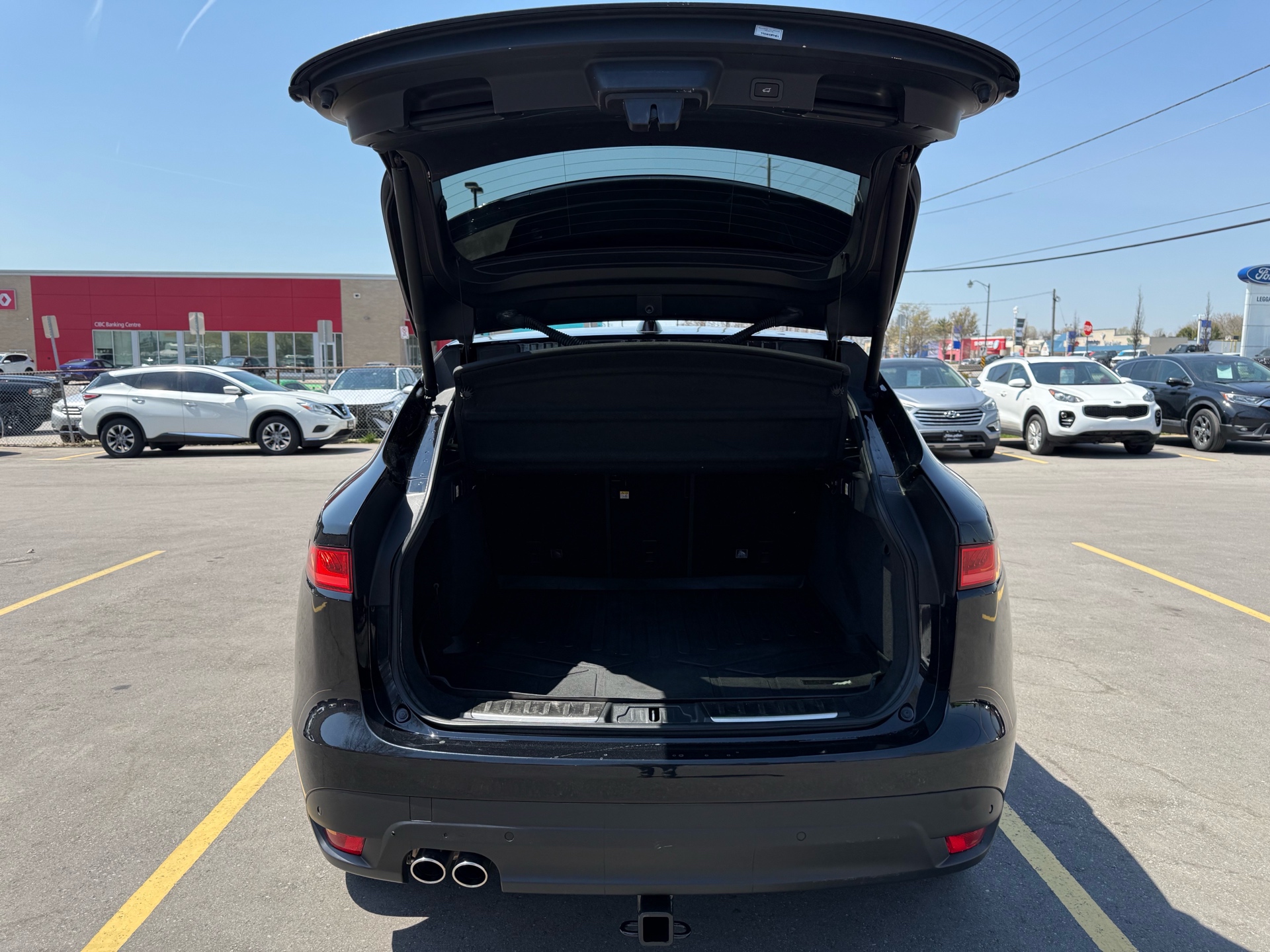 /carage/2019-Jaguar-F-PACE-028658437189904573.jpg