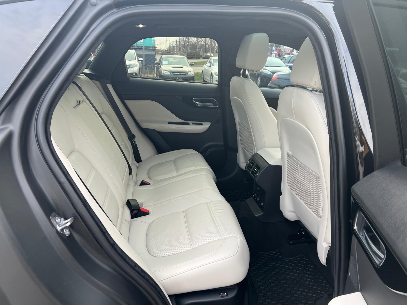 /carage/2019-Jaguar-F-PACE-21439767881114702.jpg