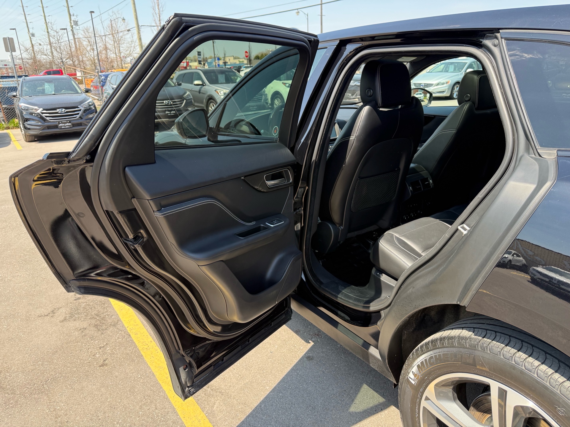 /carage/2019-Jaguar-F-PACE-3199251386871611.jpg