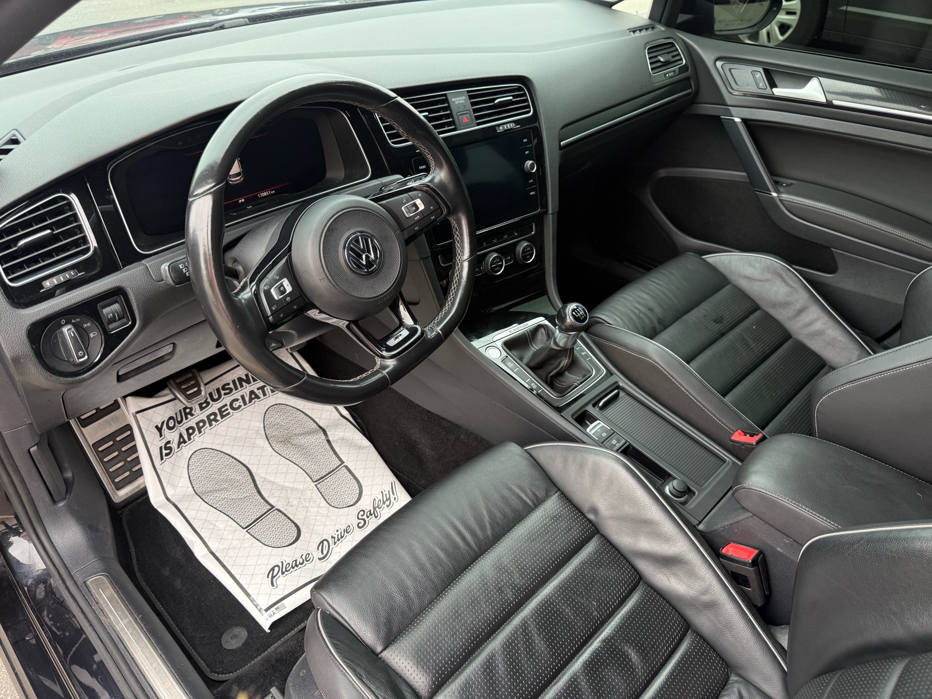 /carage/2019-Volkswagen-GolfR-07790951046309447.jpg