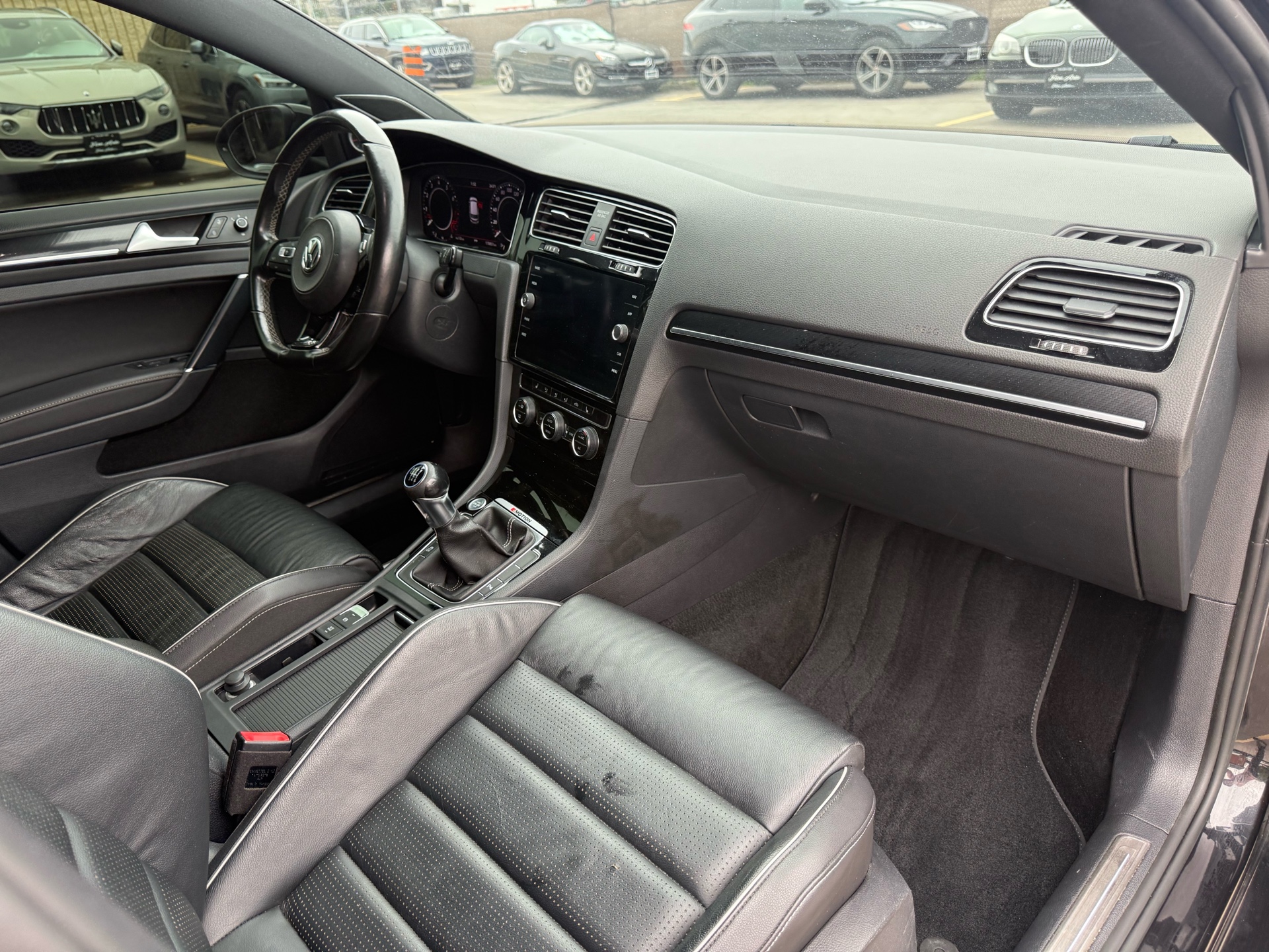 /carage/2019-Volkswagen-GolfR-7162519879515041.jpg