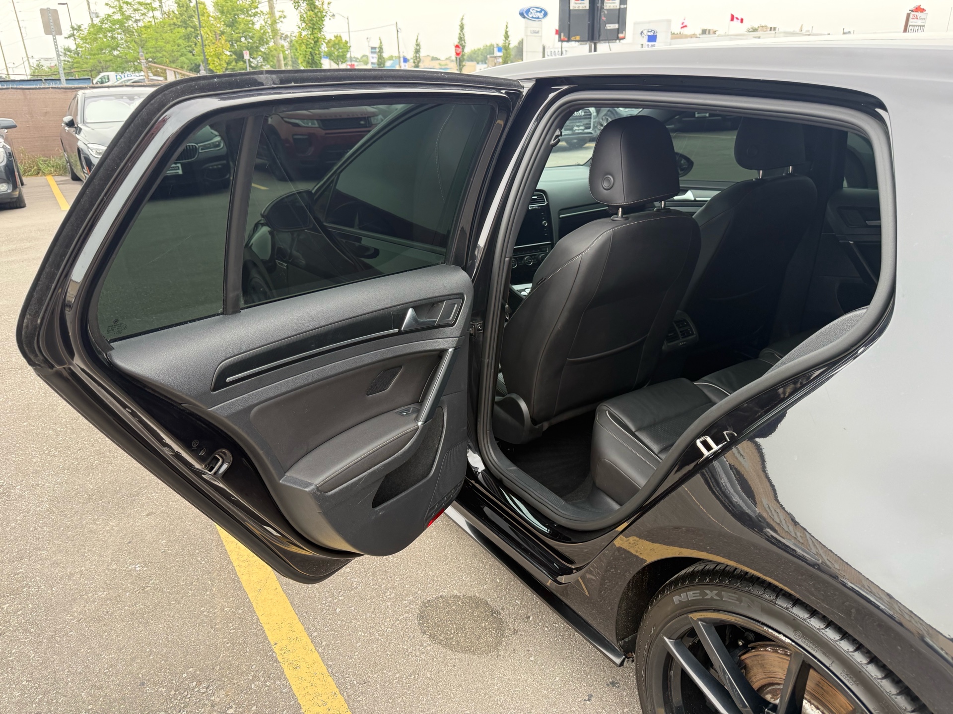 /carage/2019-Volkswagen-GolfR-9681464729608977.jpg