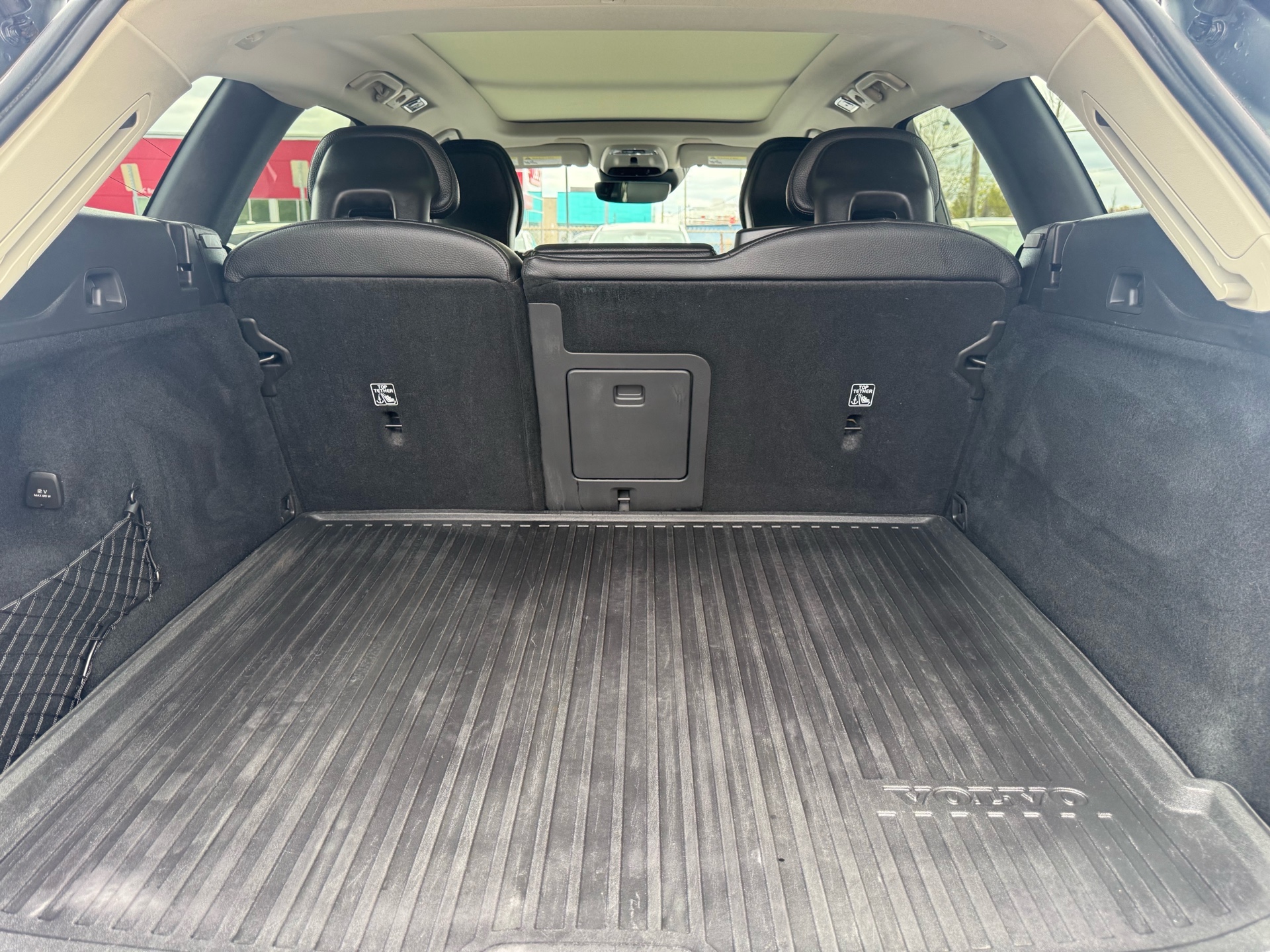 /carage/2019-Volvo-XC60-1339084003405373.jpg