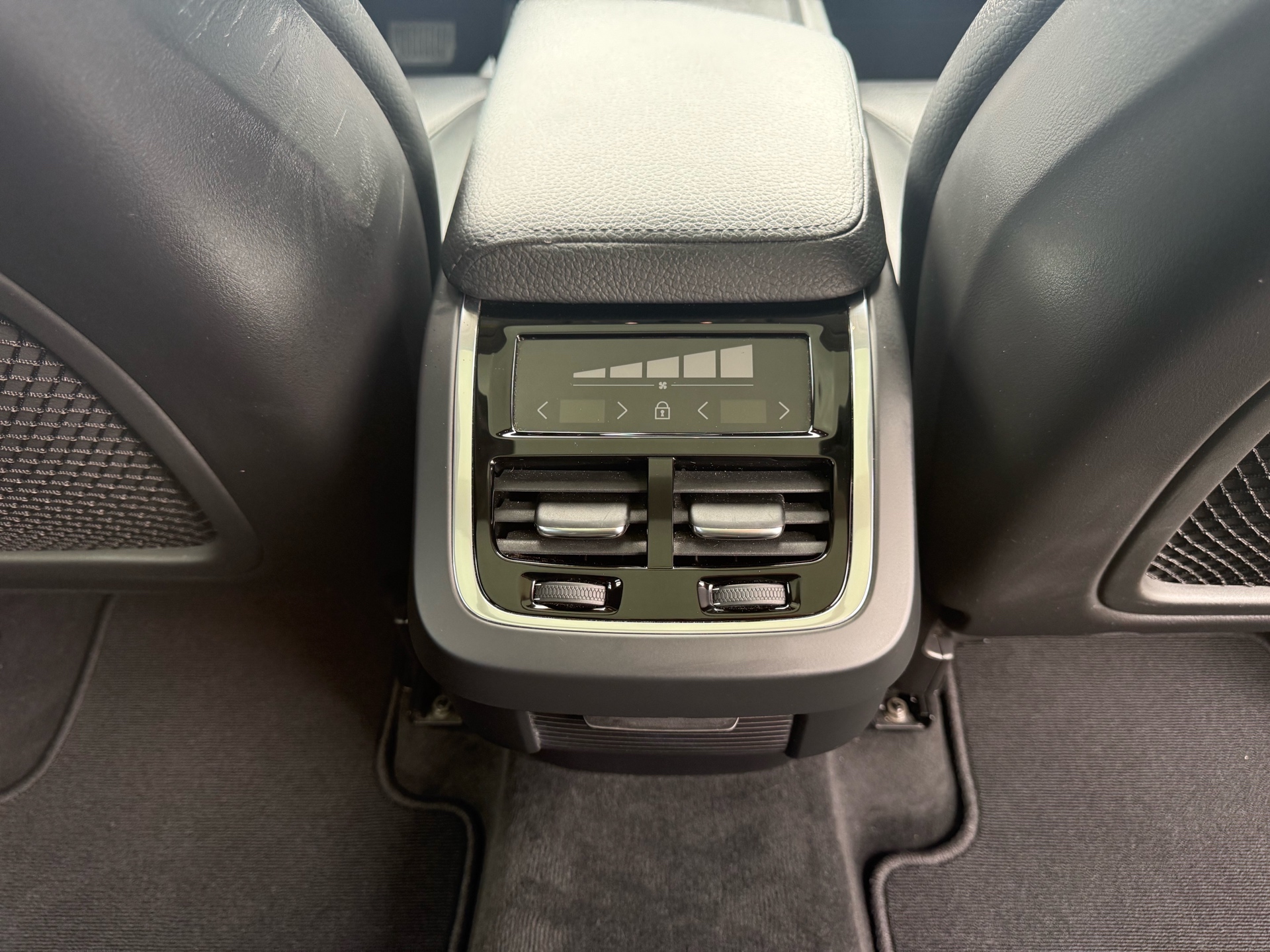 /carage/2019-Volvo-XC60-6869355011274991.jpg