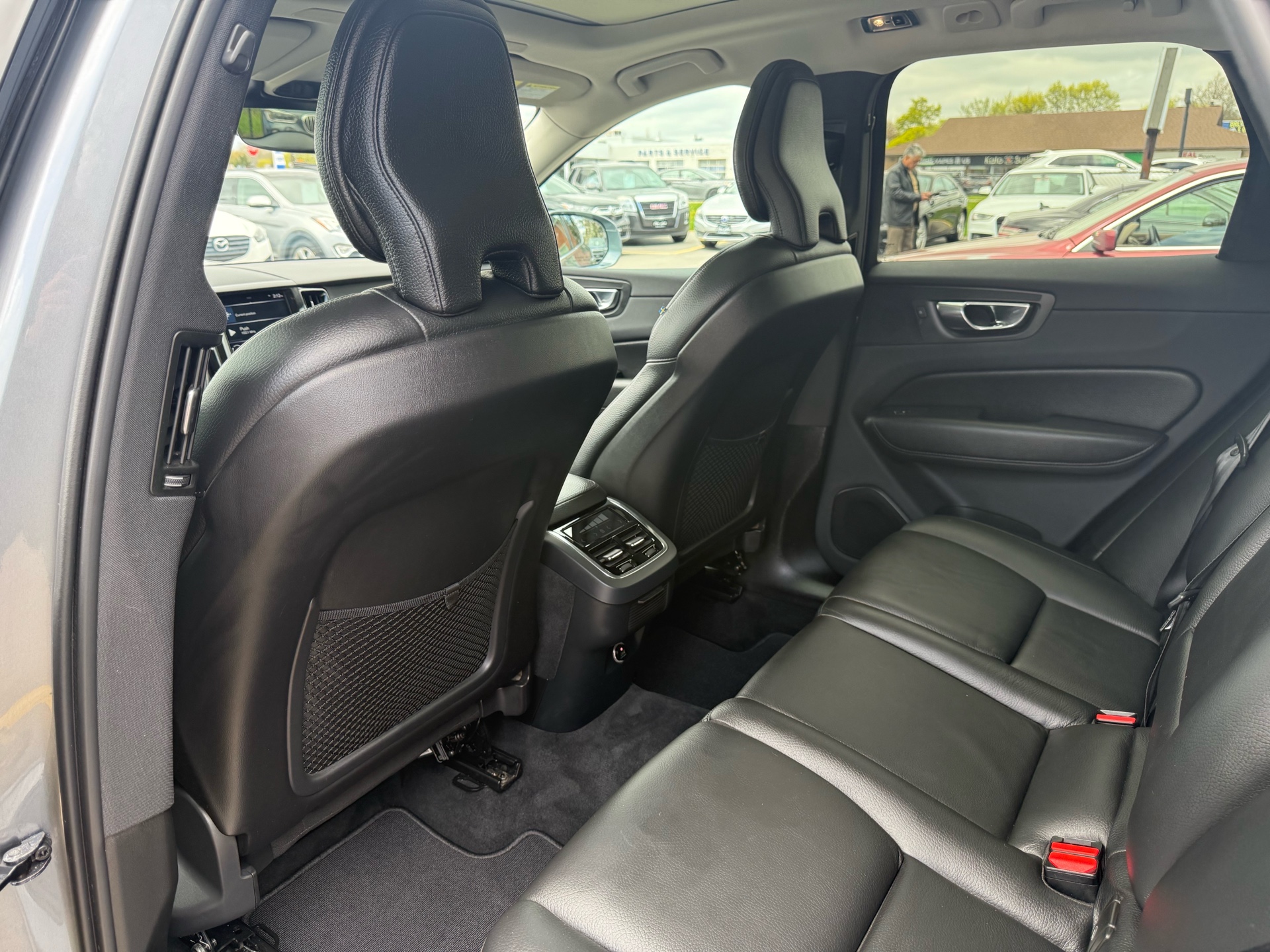 /carage/2019-Volvo-XC60-7743758792850117.jpg