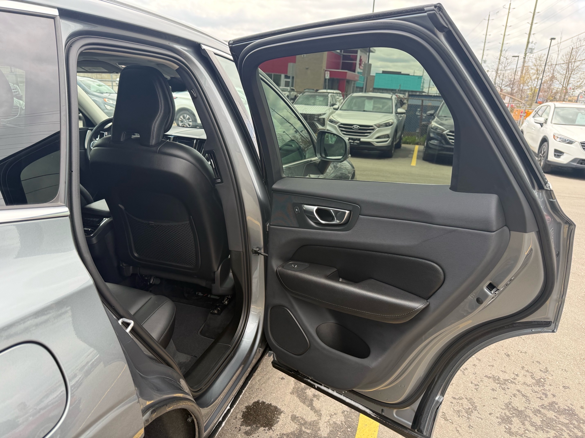 /carage/2019-Volvo-XC60-8761790347919687.jpg