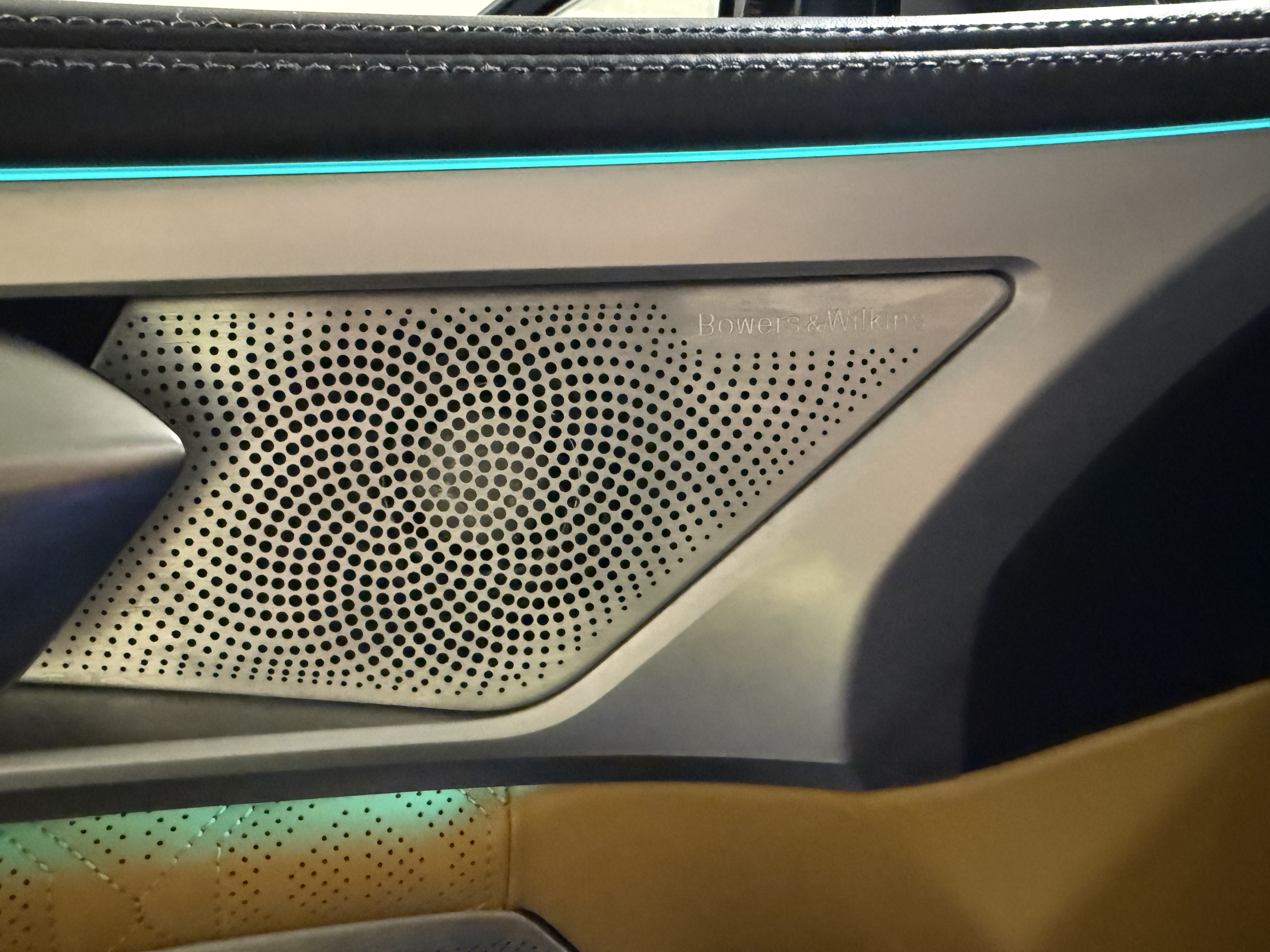 /carage/2020-BMW-M8-07581893506432902.jpg
