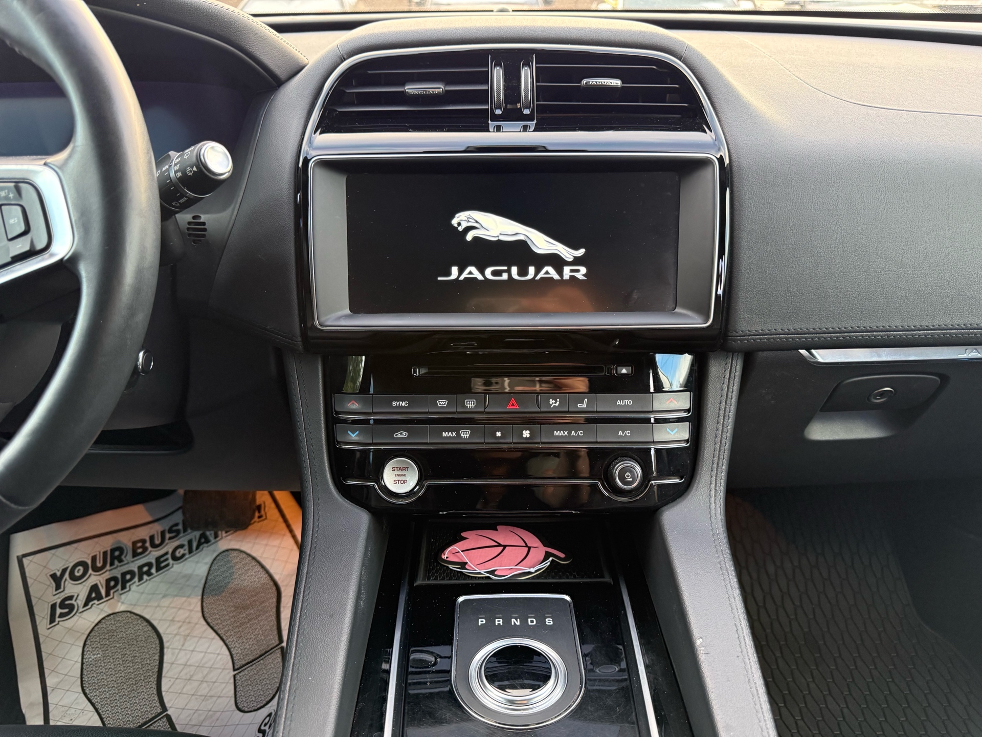 /carage/2020-Jaguar-F-PACE-15375699725169367.jpg