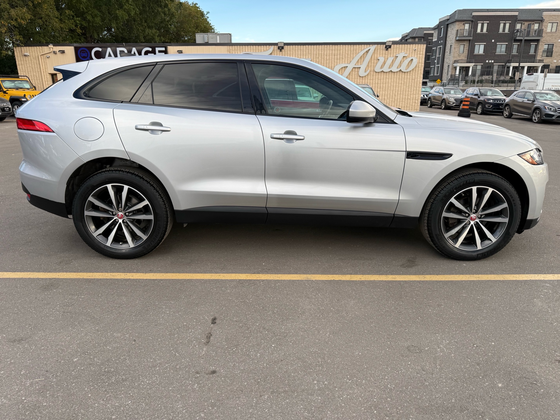 /carage/2020-Jaguar-F-PACE-5634750337568741.jpg