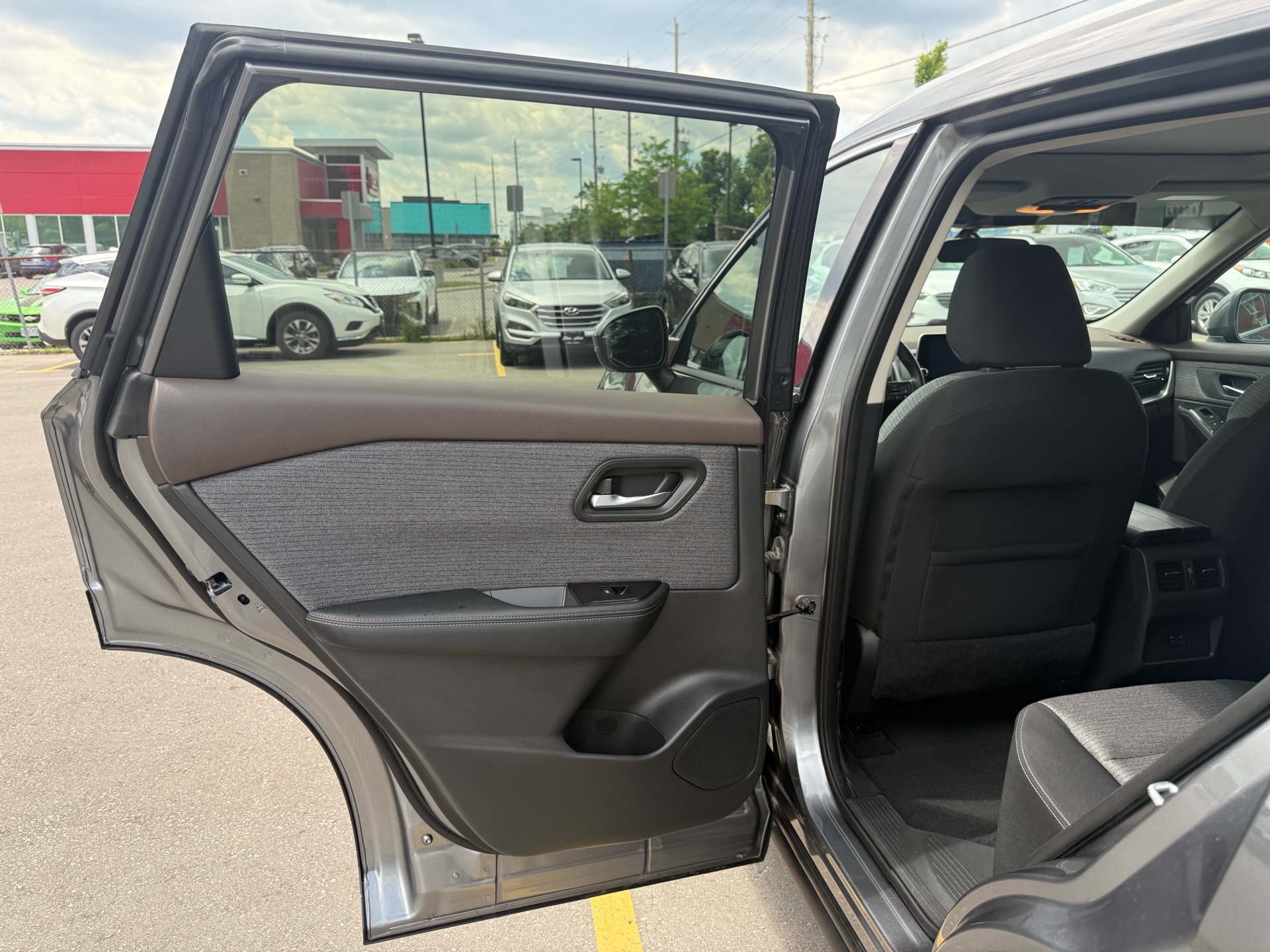 /carage/2021-Nissan-Rogue-4116507188458818.jpg