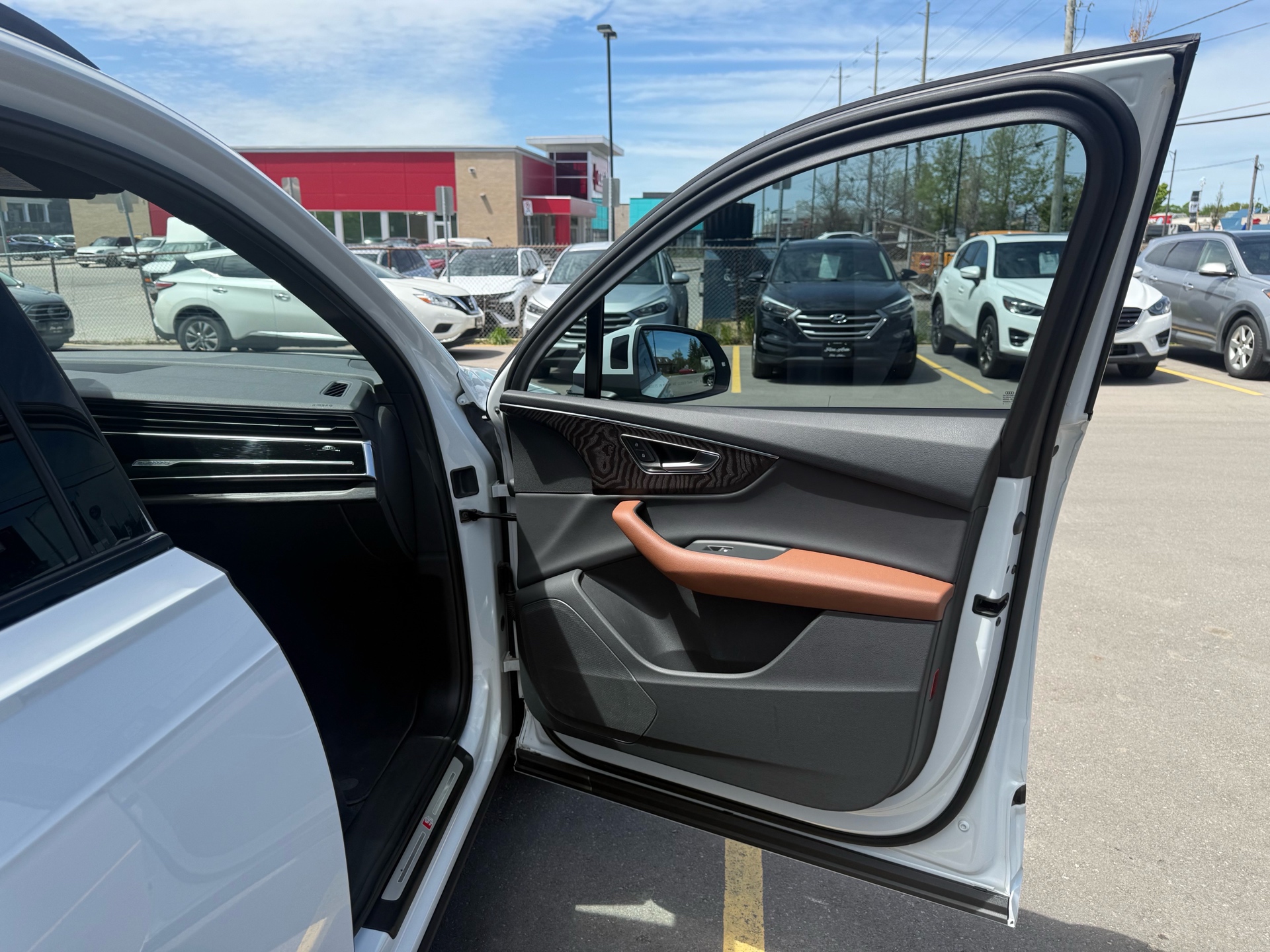 /carage/2022-Audi-Q7-003763833086483759.jpg