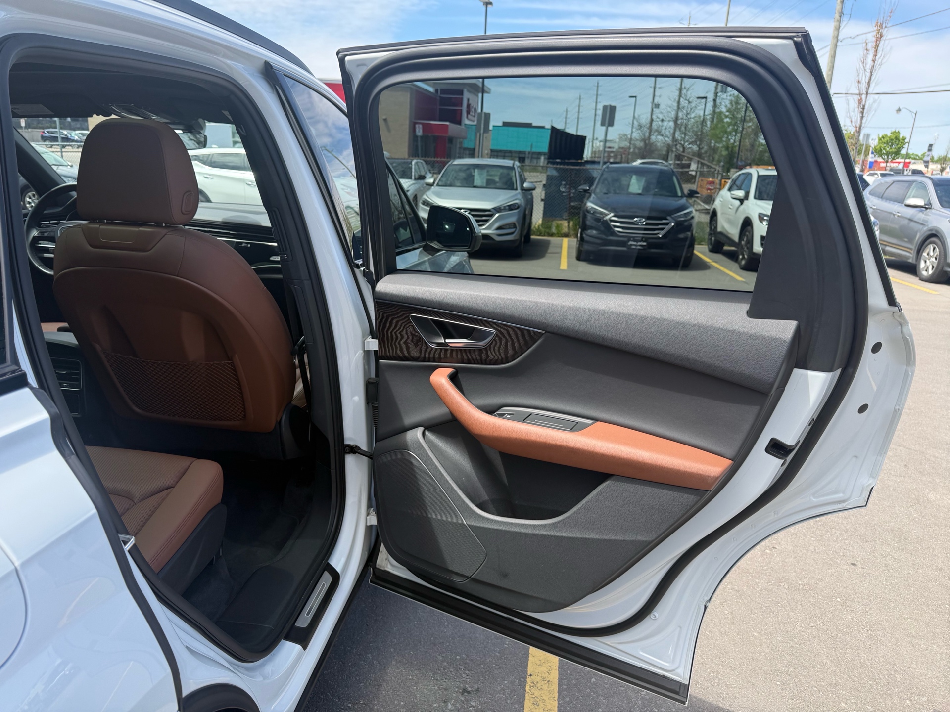 /carage/2022-Audi-Q7-017466440670395045.jpg