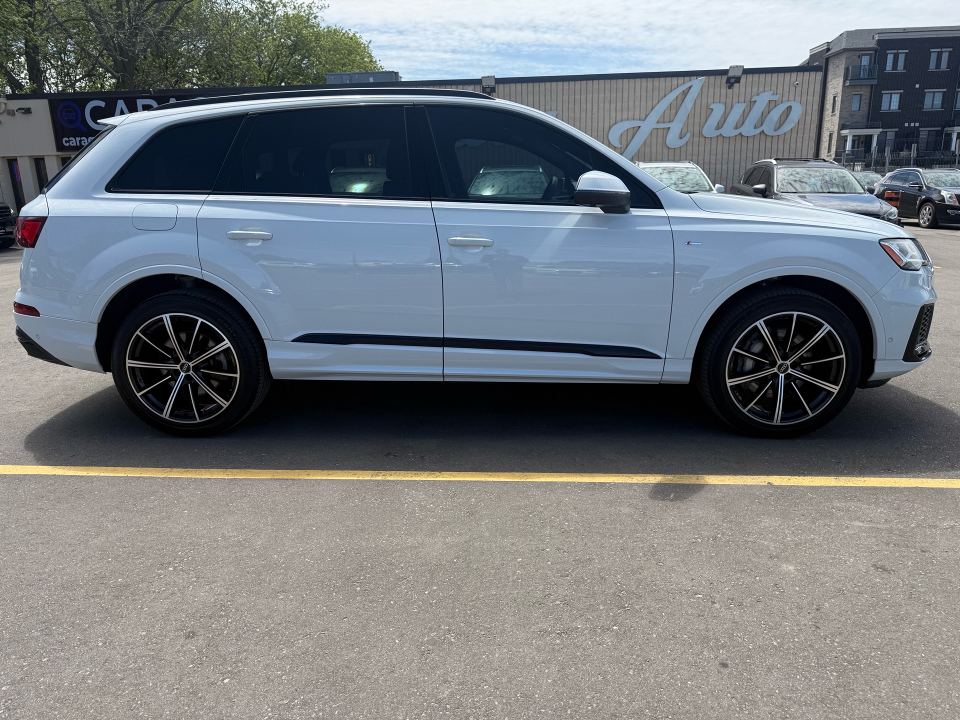 /carage/2022-Audi-Q7-9304641417625066.jpg