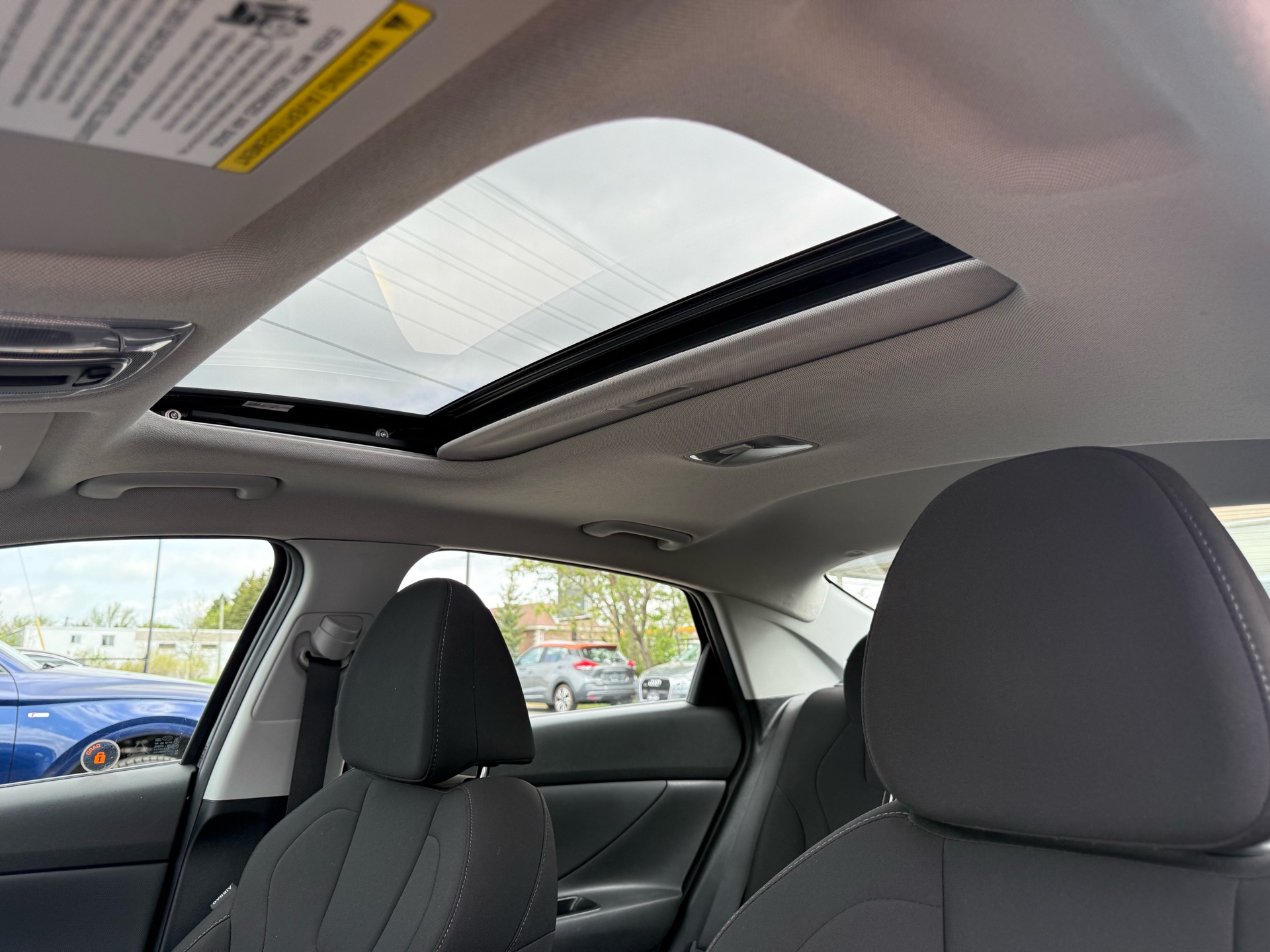 /carage/2022-Hyundai-Elantra-26965062307393484.jpg