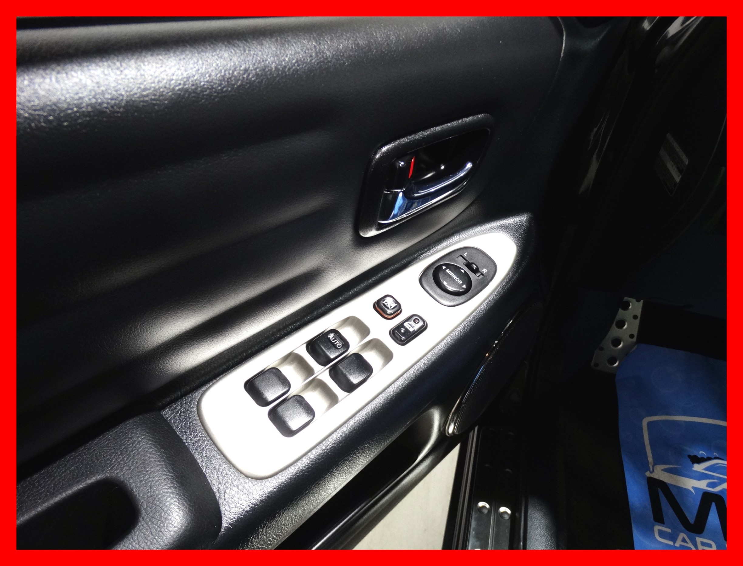 /carconnectiontoronto/2004-Lexus-IS300-959111299133421.jpg