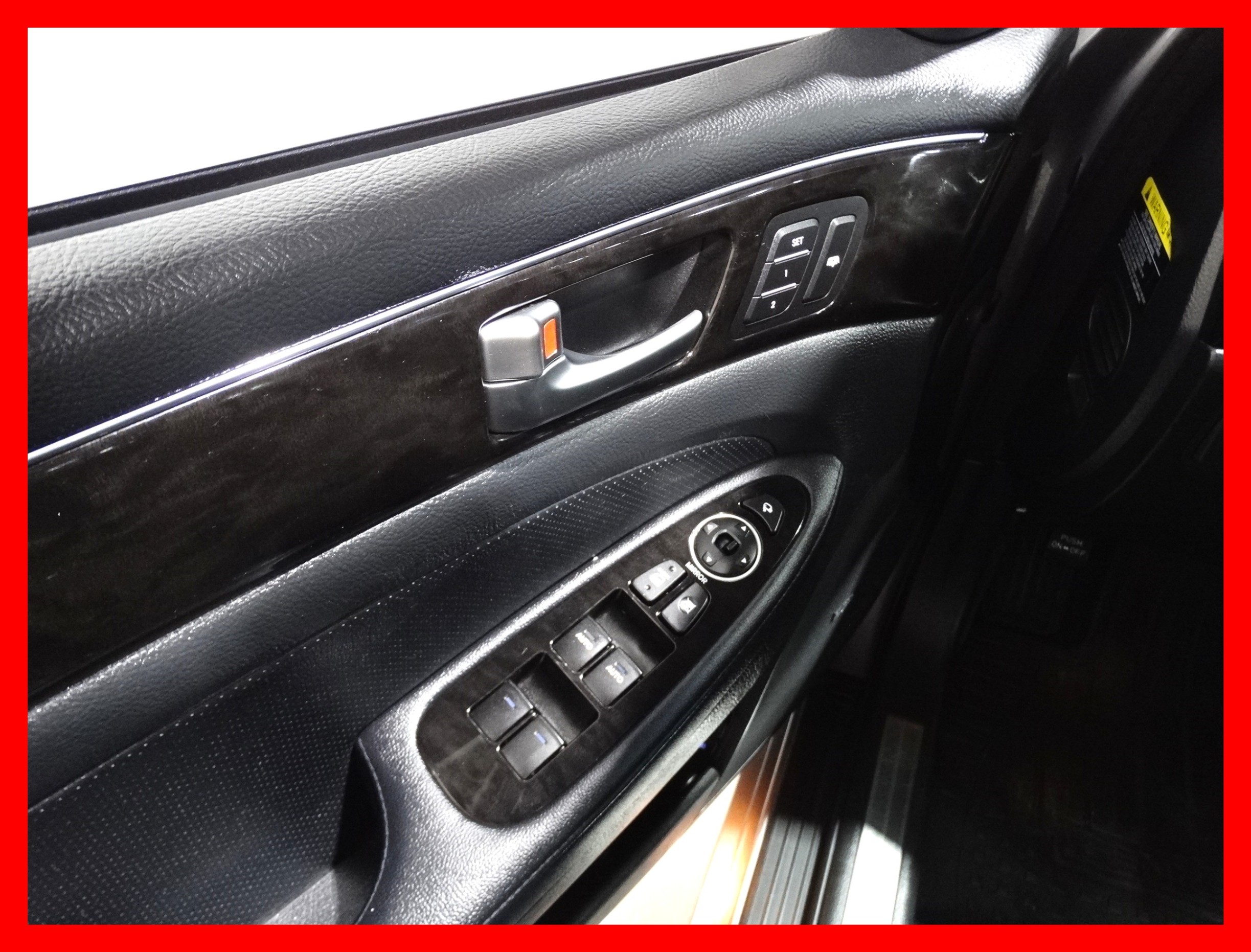 /carconnectiontoronto/2012-Hyundai-Genesis-04346029628985293.jpg