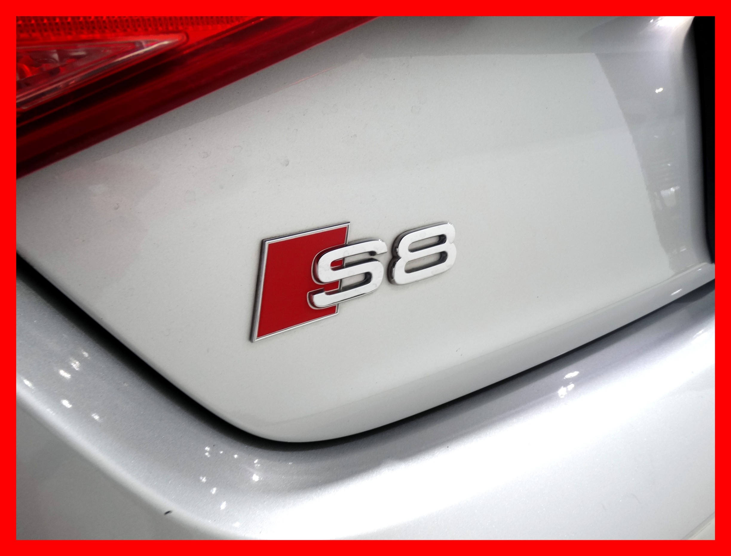 /carconnectiontoronto/2013-Audi-S8-9025842448986443.jpg
