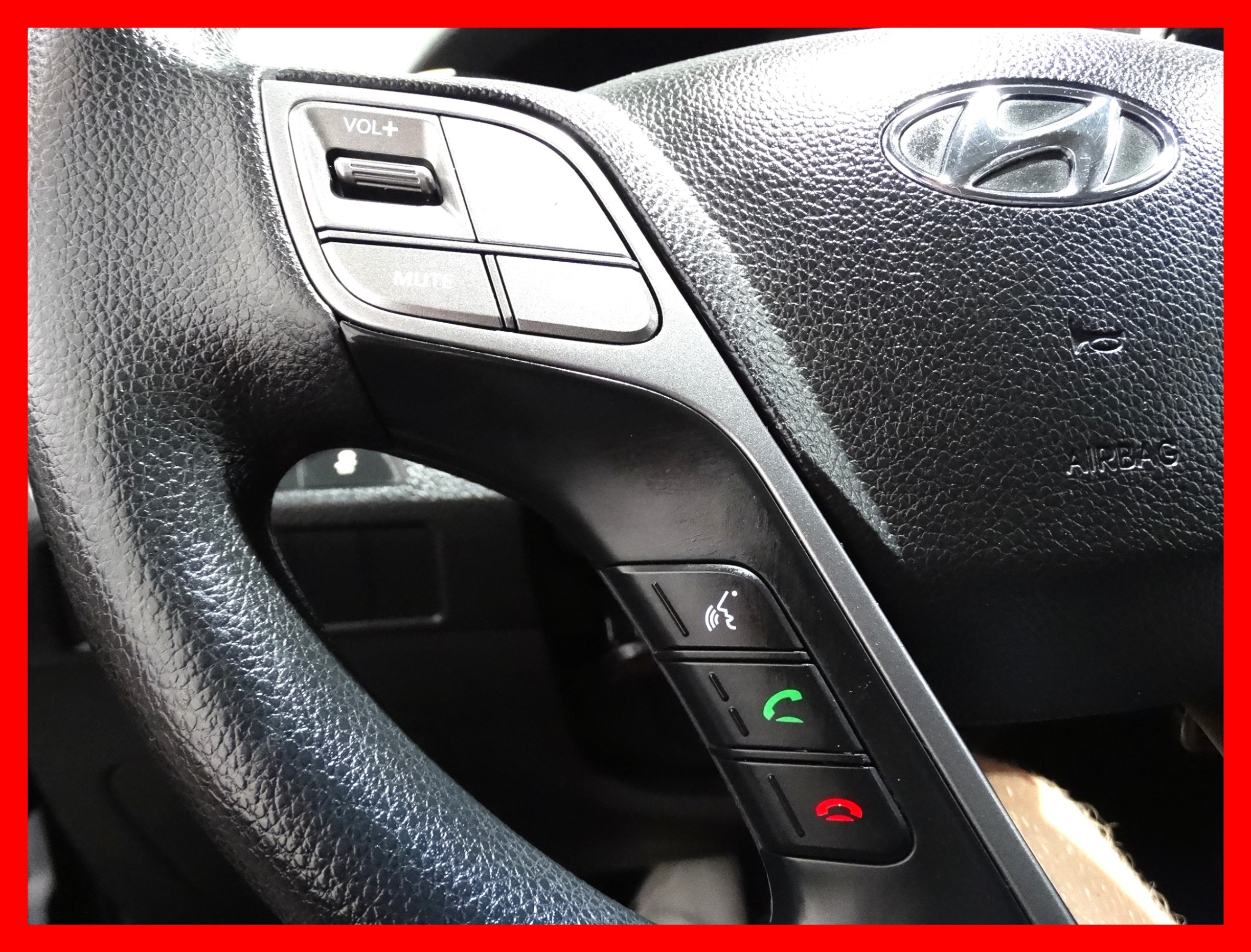 /carconnectiontoronto/2013-Hyundai-SantaFe-9244581340158546.jpg