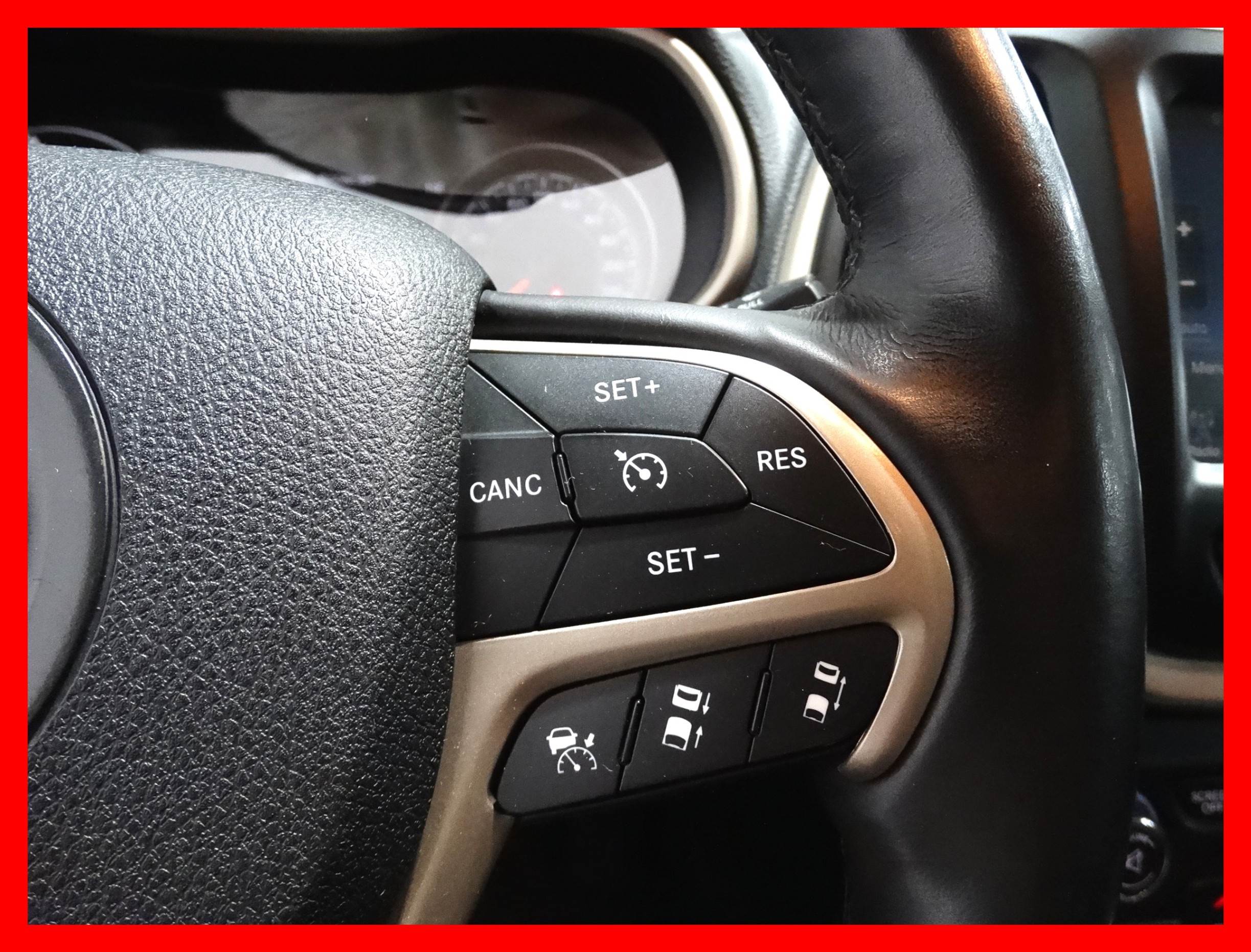 /carconnectiontoronto/2015-Jeep-Cherokee-3013712938074753.jpg