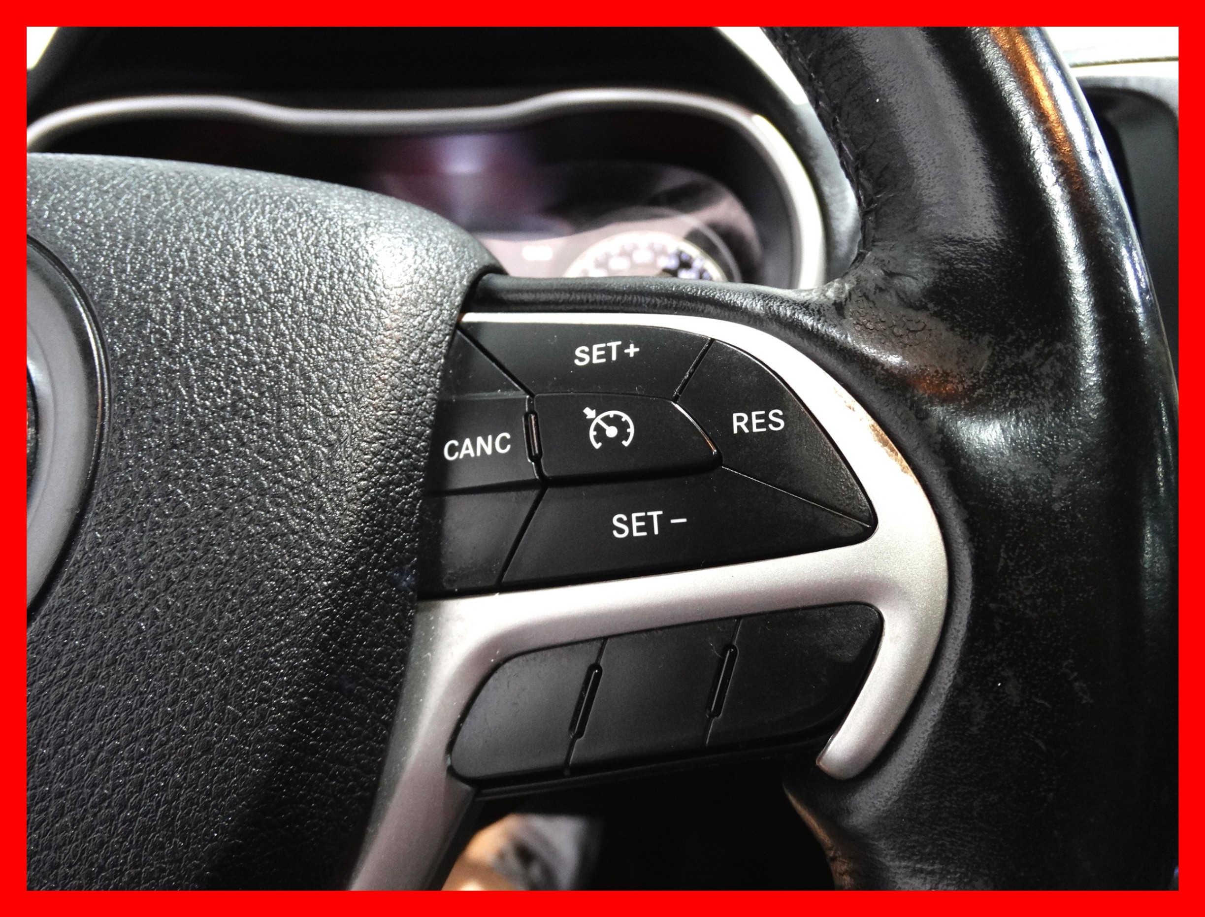 /carconnectiontoronto/2015-Jeep-Cherokee-48477412430331124.jpg