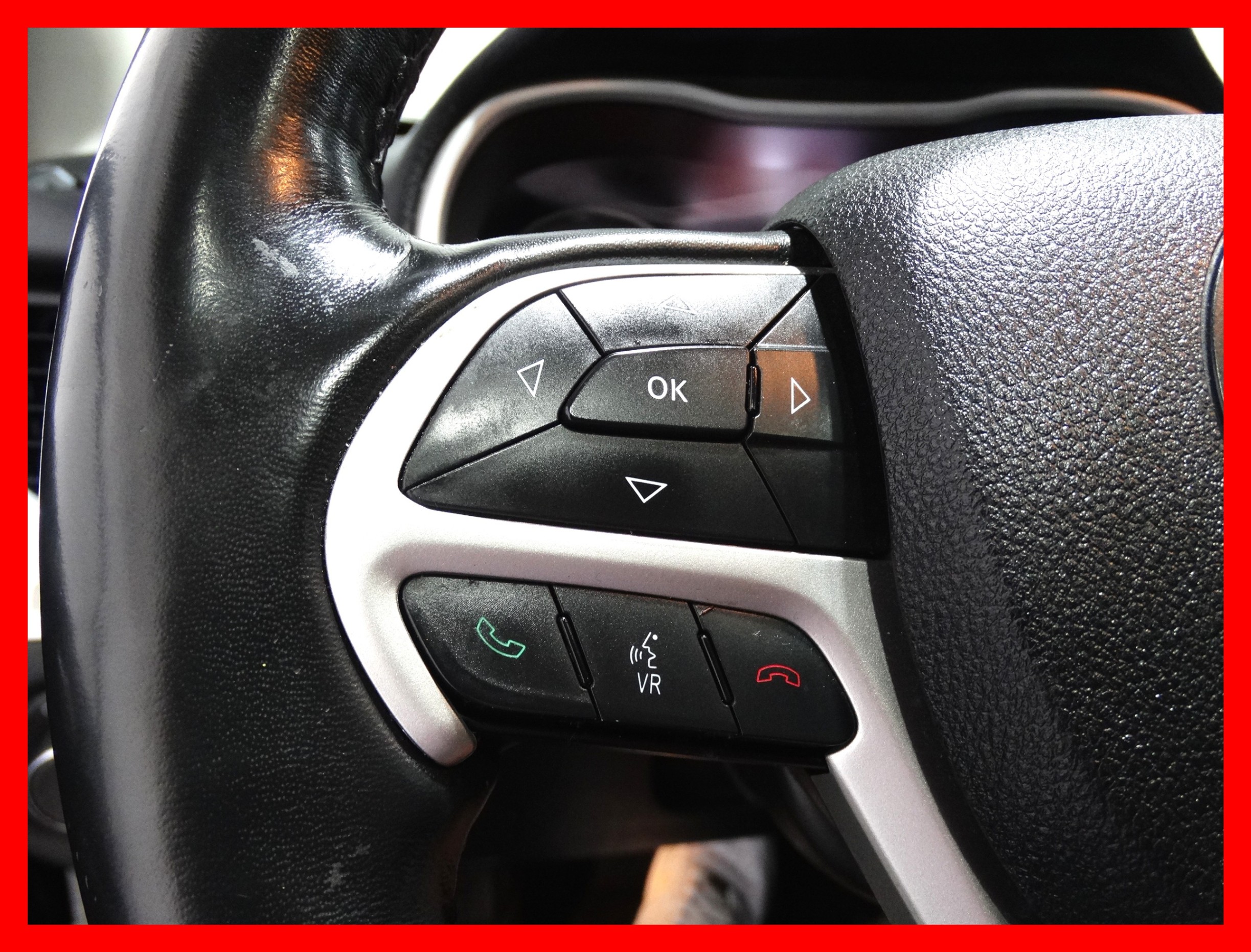 /carconnectiontoronto/2015-Jeep-Cherokee-4891555608614002.jpg