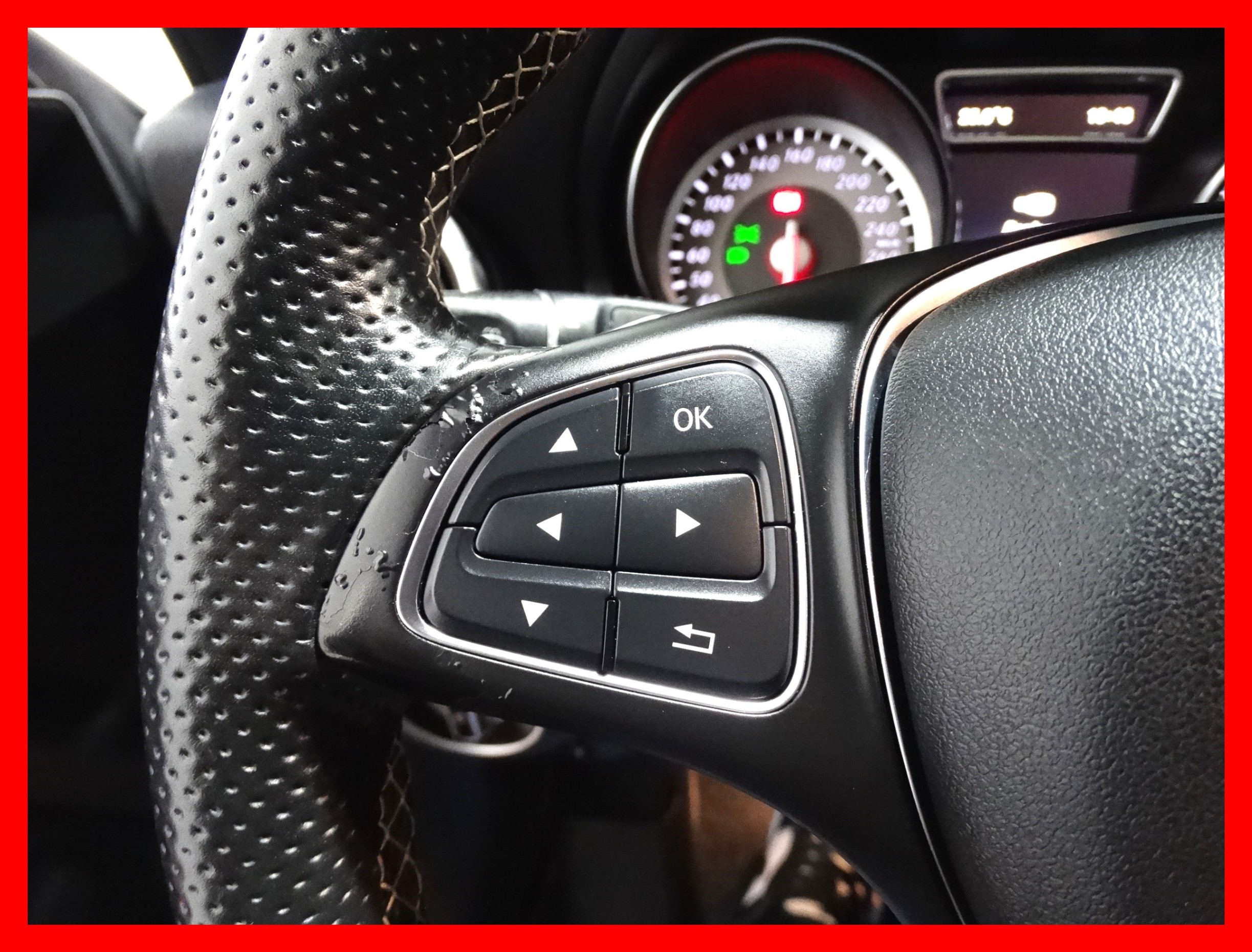/carconnectiontoronto/2015-Mercedes-Benz-CLA-Class-13689192858959265.jpg