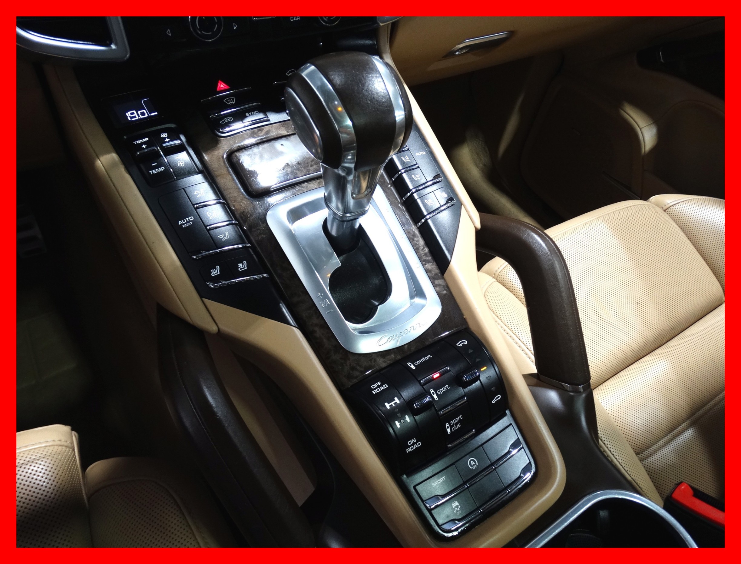 /carconnectiontoronto/2015-Porsche-Cayenne-692266702511052.jpg