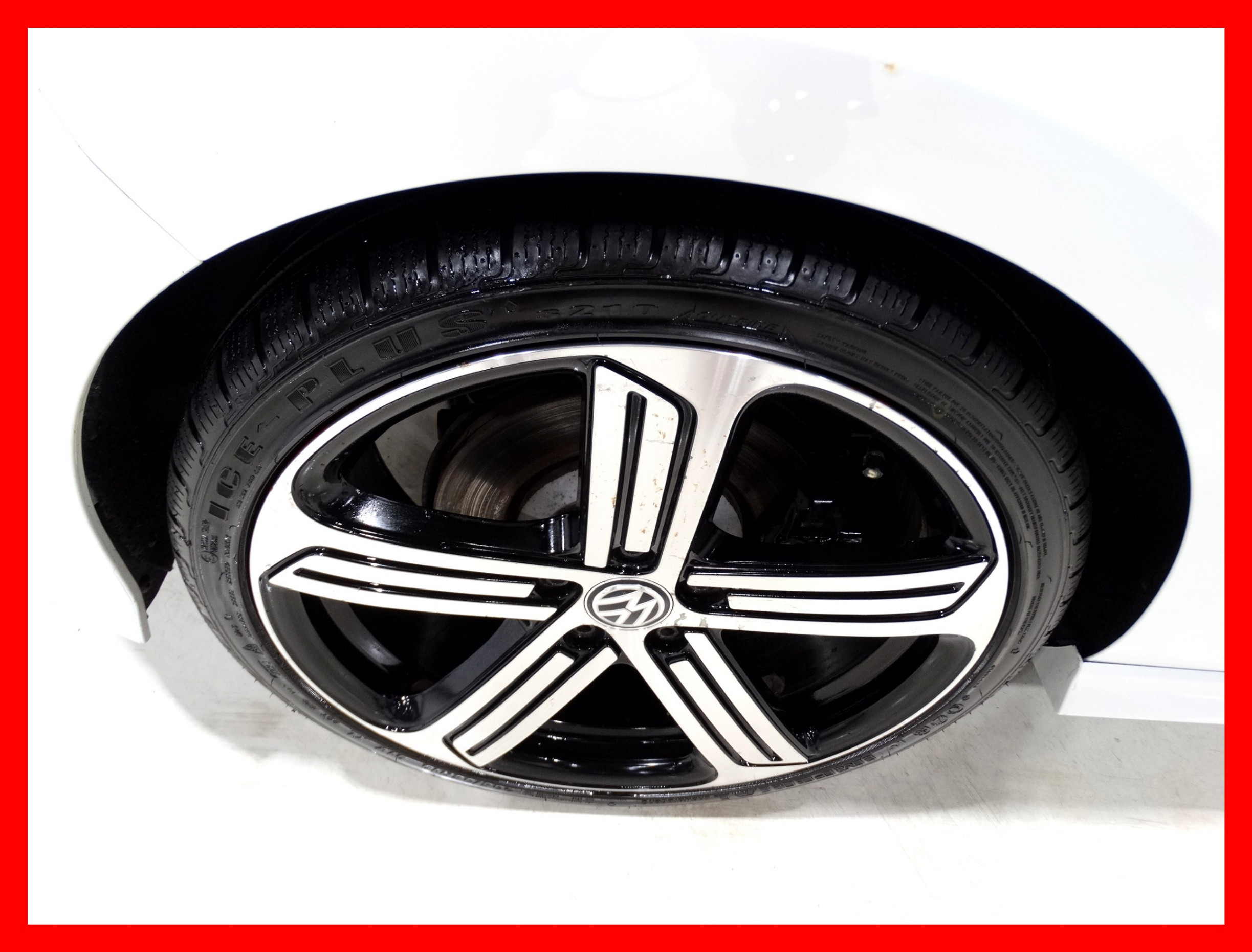/carconnectiontoronto/2016-Volkswagen-GolfR-5529577908381698.jpg