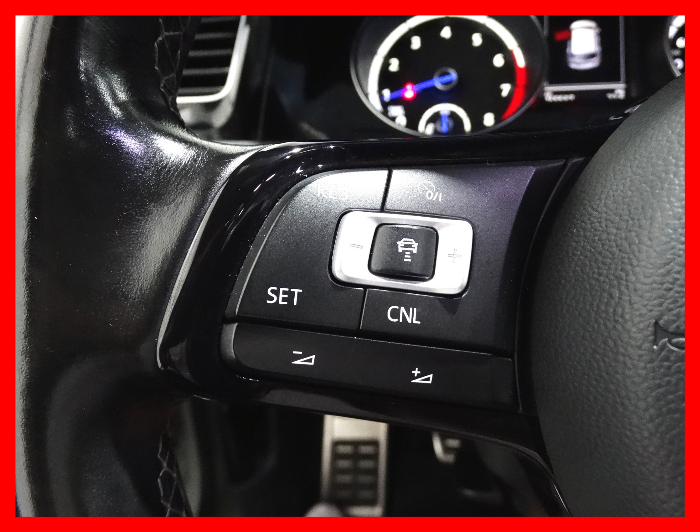 /carconnectiontoronto/2016-Volkswagen-GolfR-7330357080311776.jpg