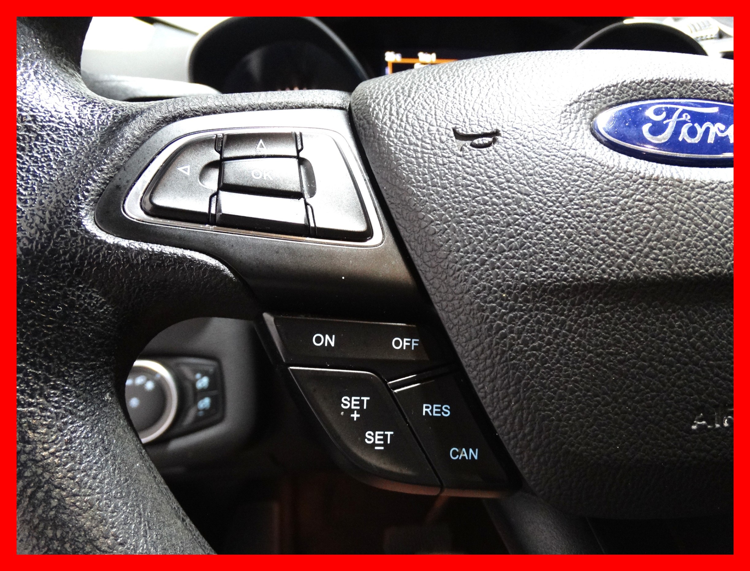 /carconnectiontoronto/2017-Ford-Escape-007611014110274983.jpg