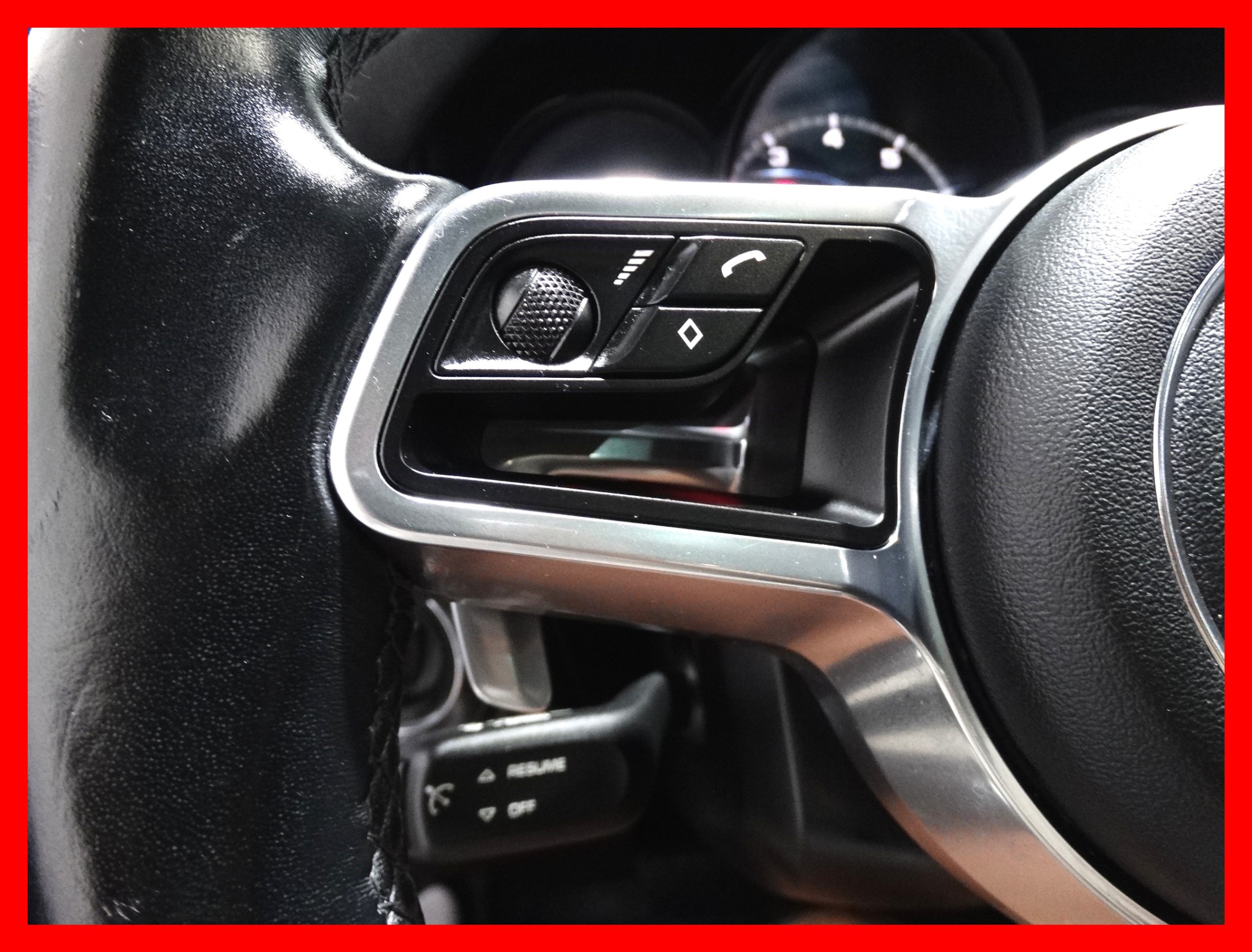 /carconnectiontoronto/2017-Porsche-Macan-0043057512031075.jpg