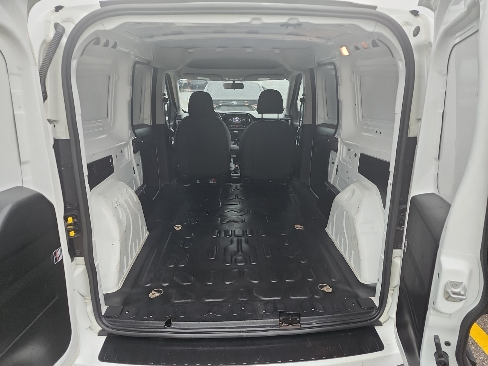 /carconnectiontoronto/2018-Ram-PromasterCity-8402921002204511.jpg
