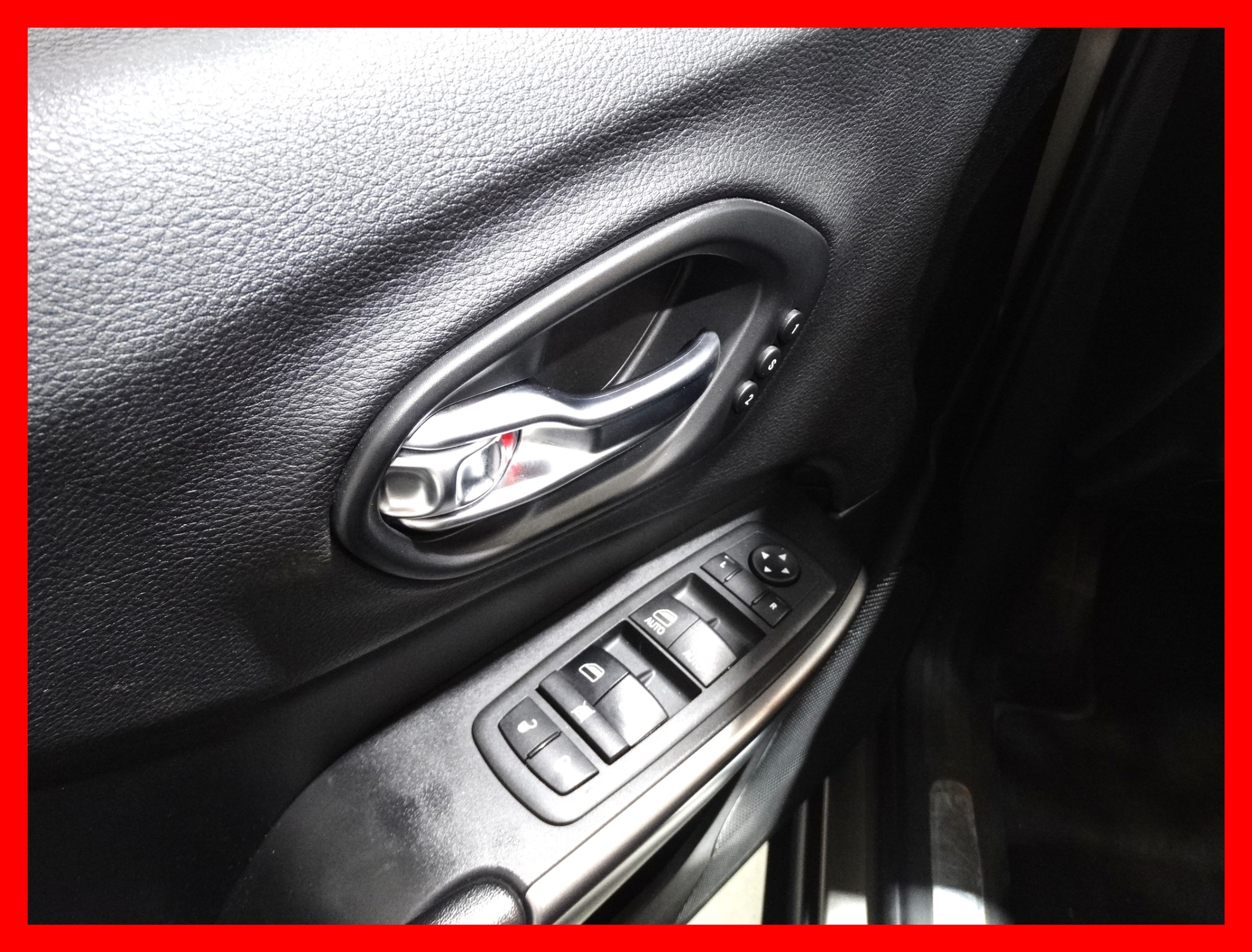 /carconnectiontoronto/2019-Jeep-Cherokee-08481799679263302.jpg