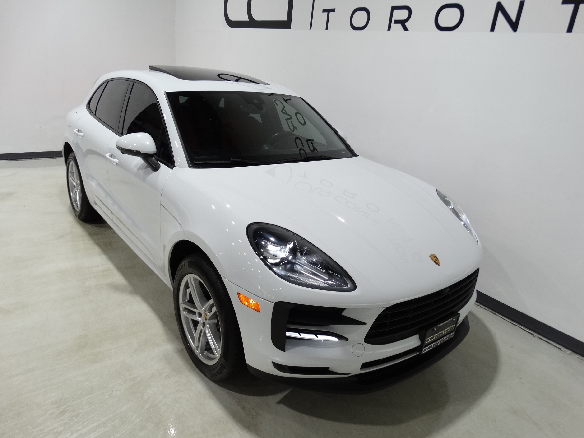 /carconnectiontoronto/2020-Porsche-Macan-2675892877343342.jpg