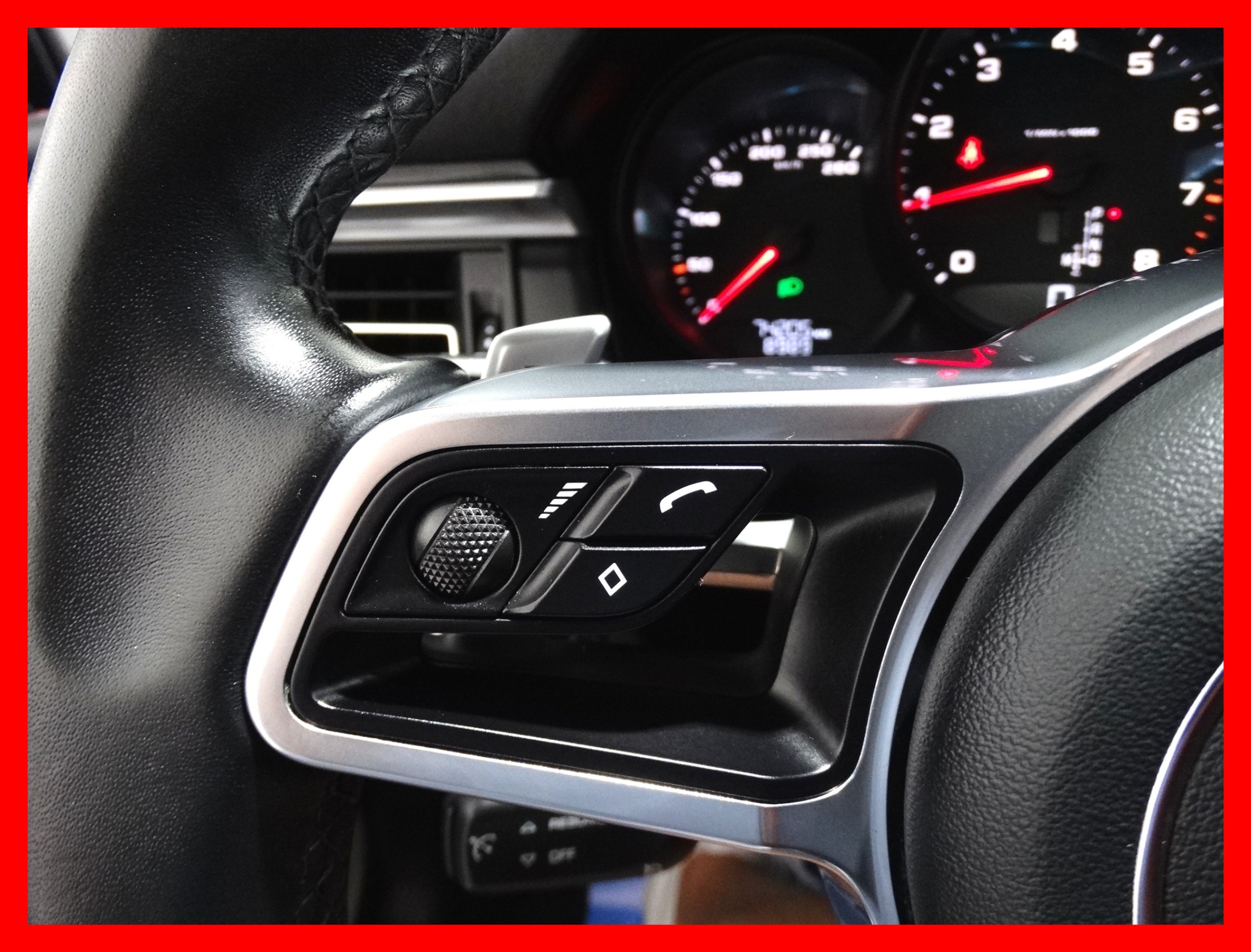 /carconnectiontoronto/2020-Porsche-Macan-3125810858360287.jpg