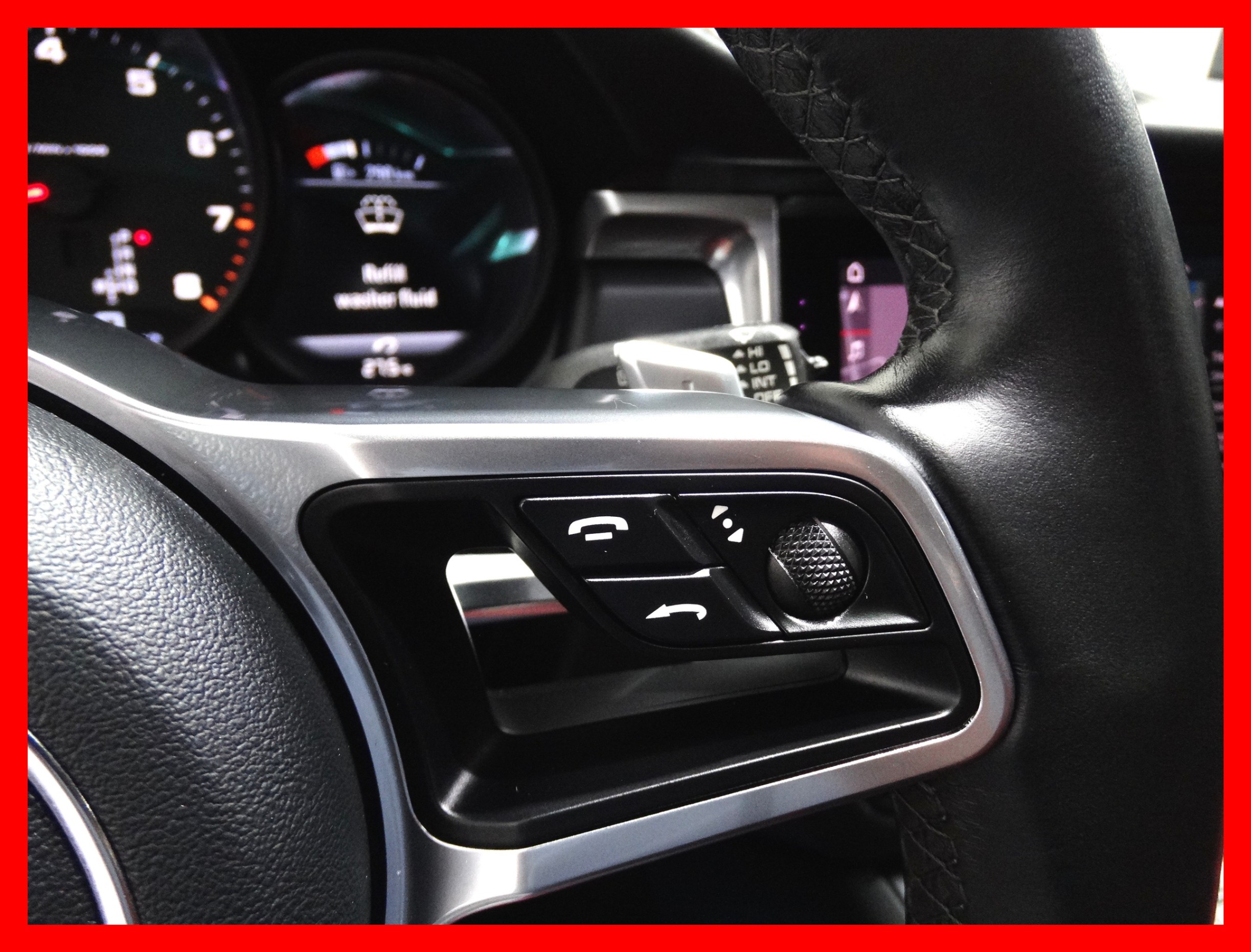 /carconnectiontoronto/2020-Porsche-Macan-8097418993649392.jpg